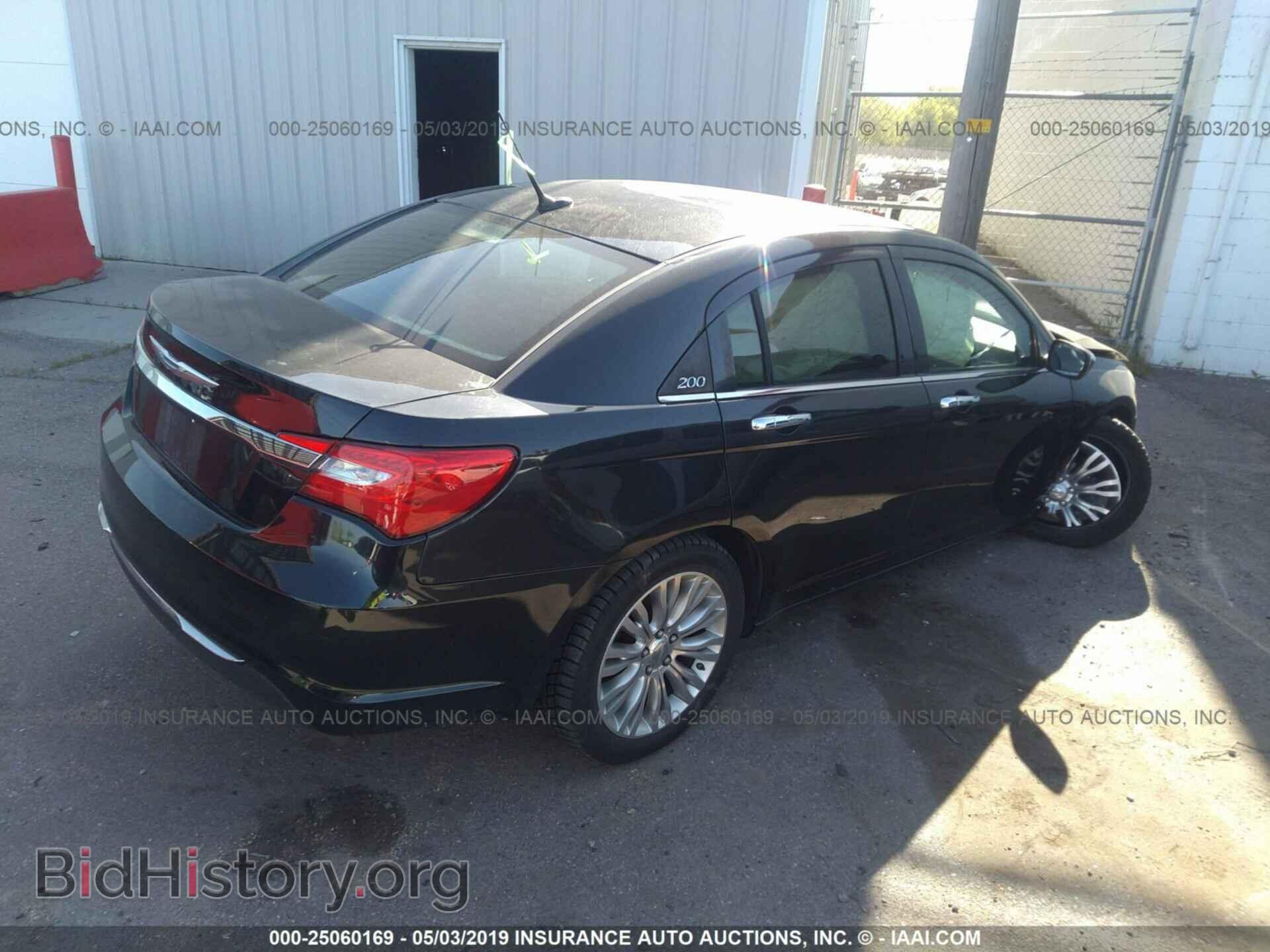 2011 CHRYSLER 200 - VIN: 1C3BC2FG3BN517545 - Фото 4