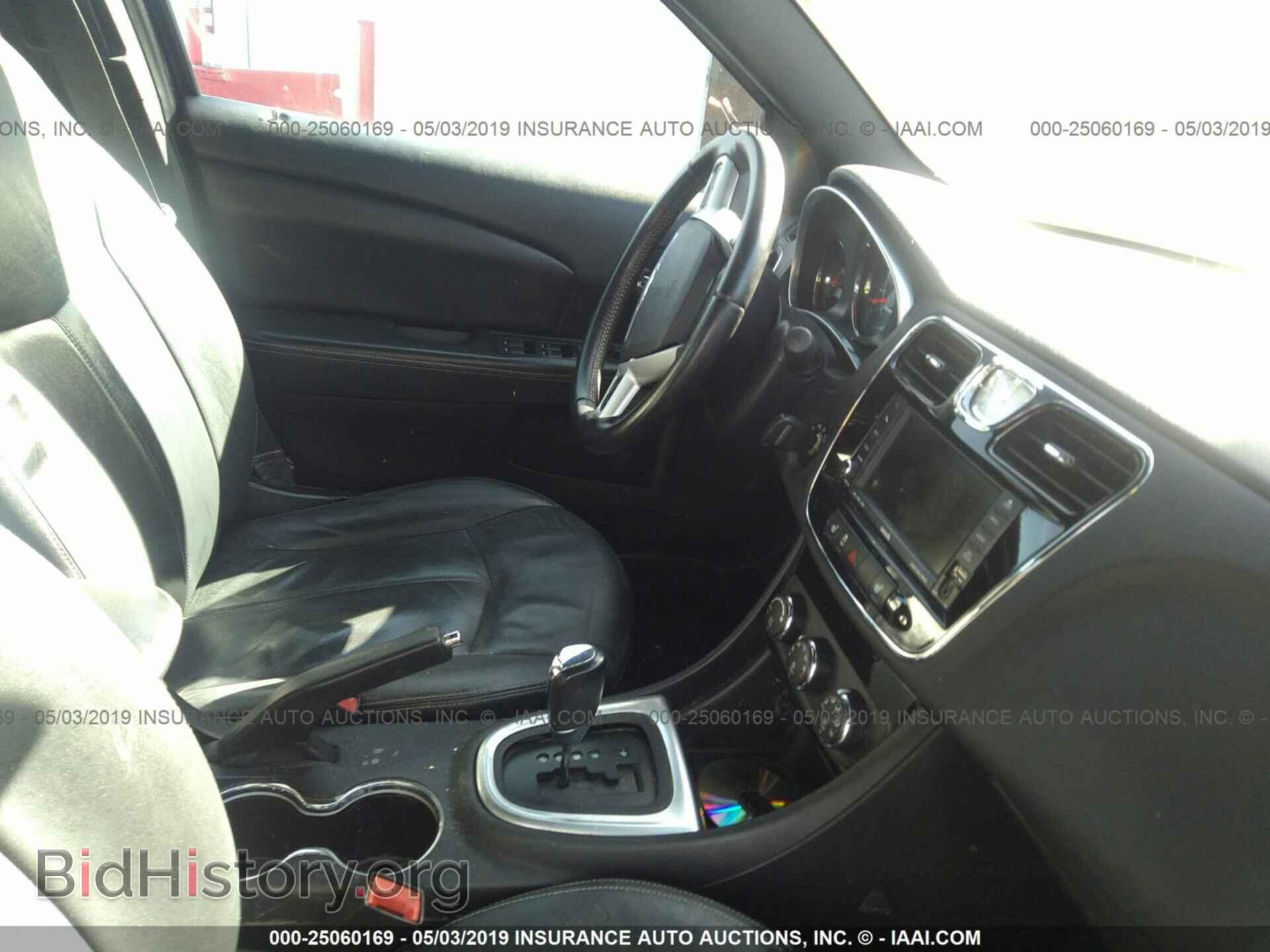 2011 CHRYSLER 200 - VIN: 1C3BC2FG3BN517545 - Фото 5