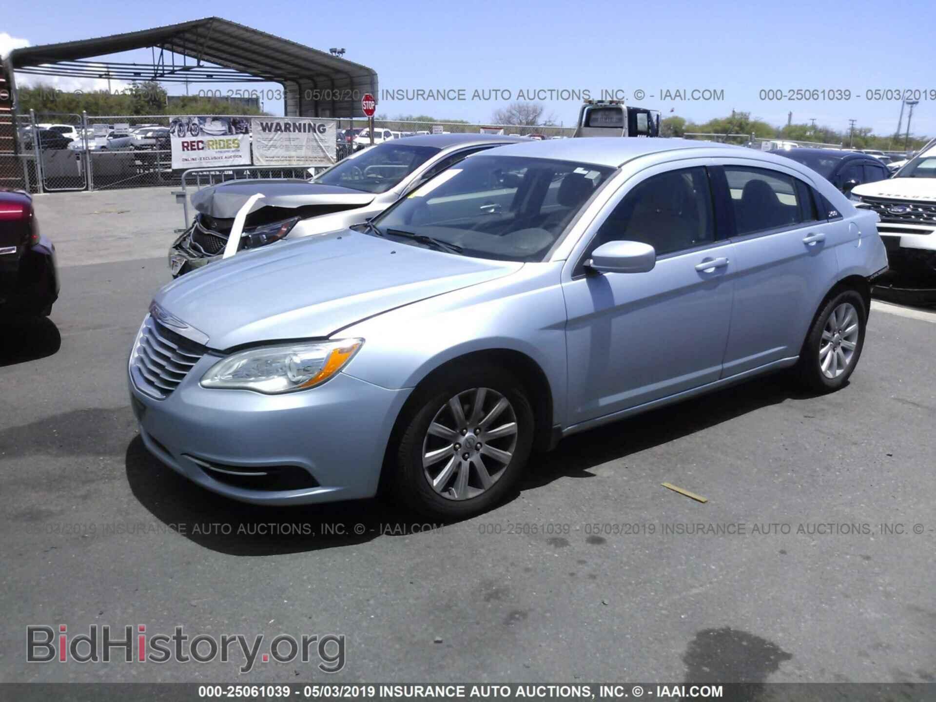 2014 CHRYSLER 200 - VIN: 1C3CCBBB4EN119327 - Photo 2