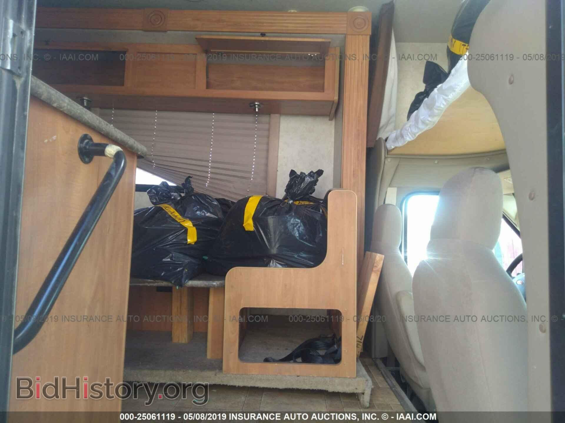 2011 FORD ECONOLINE - VIN: 1FDXE4FS5BDA62663 - Фото 6