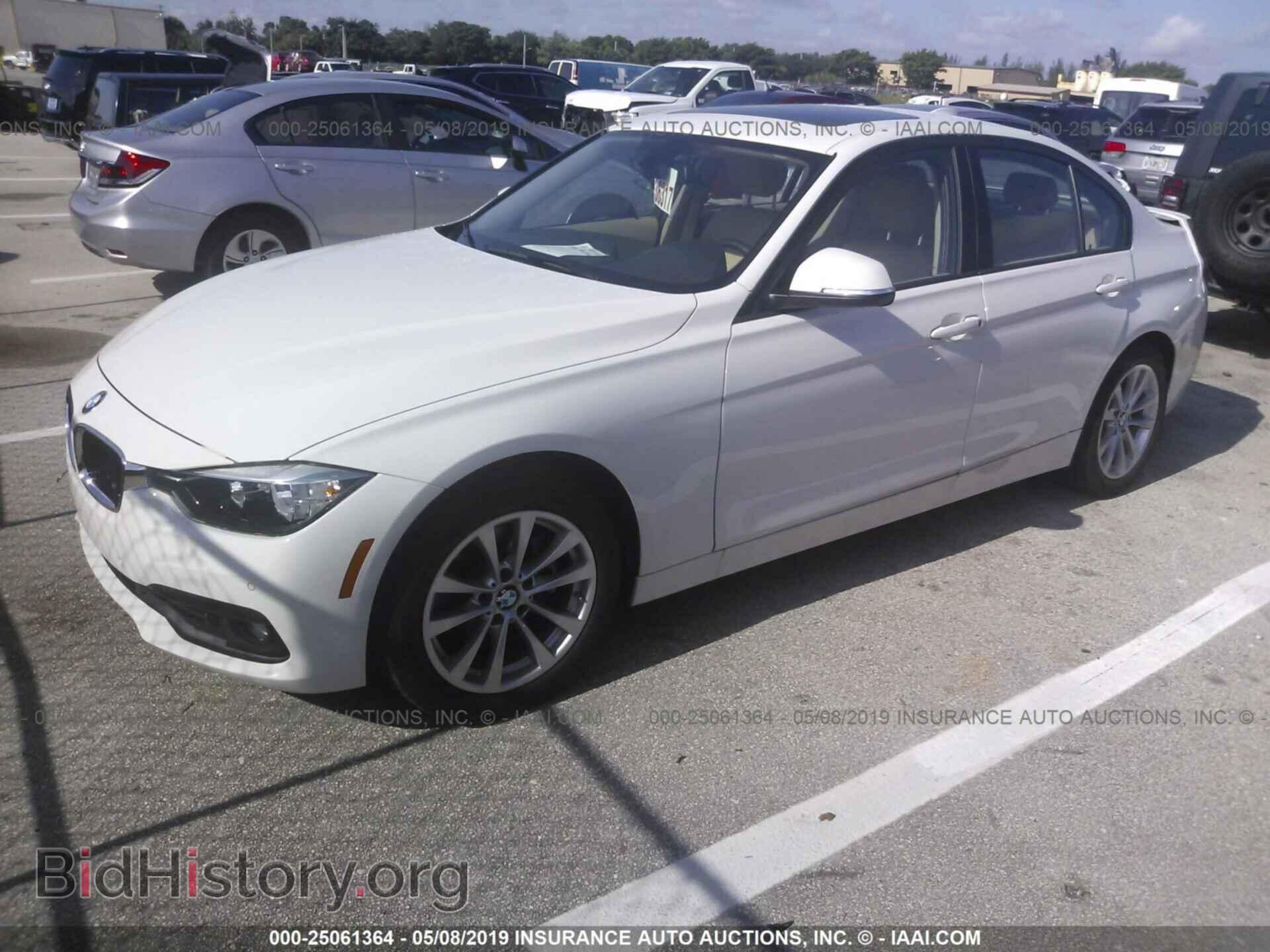 2016 BMW 320 - VIN: WBA8E1G59GNU11631 - Photo 2