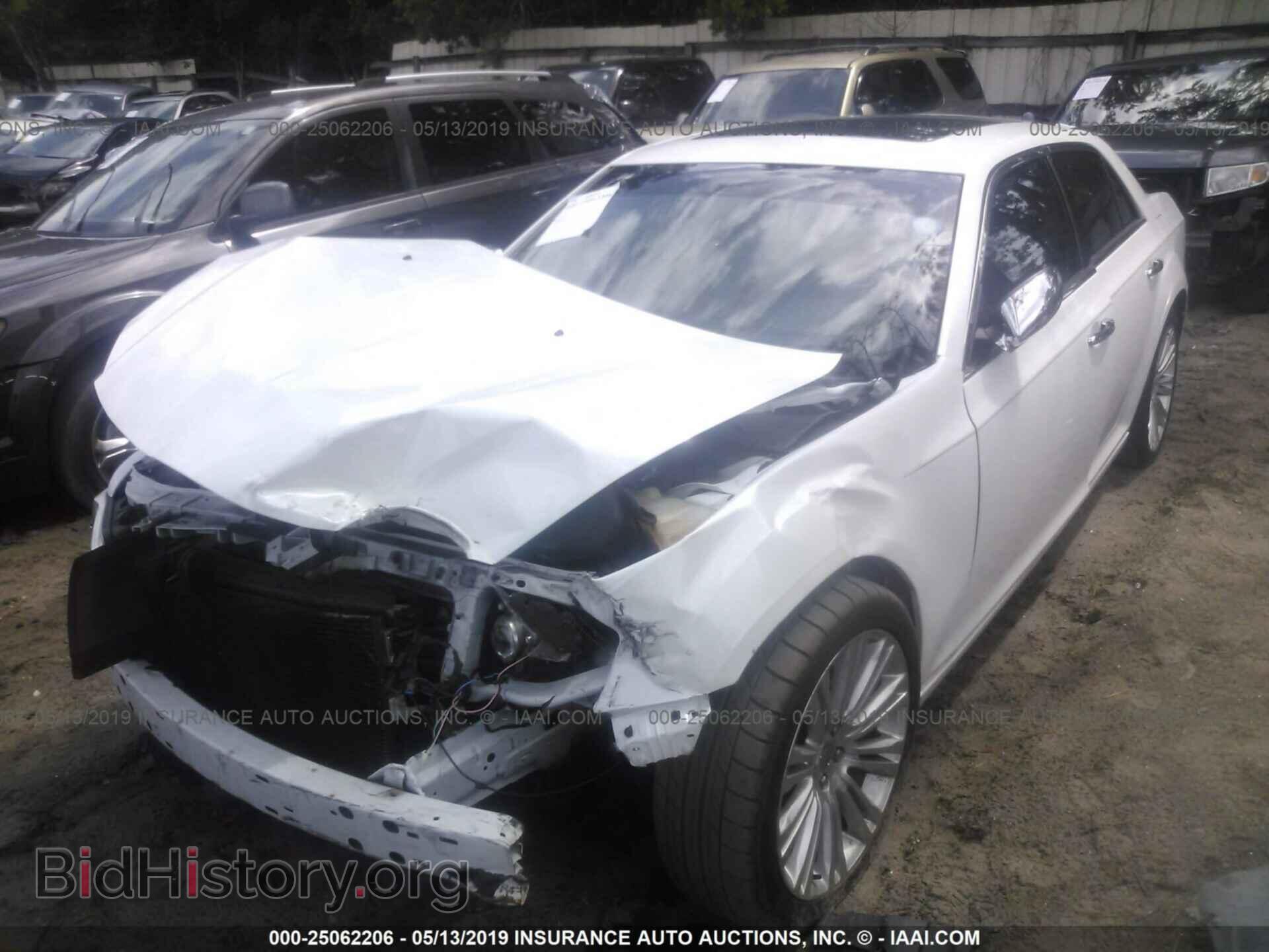 2013 CHRYSLER 300C - VIN: 2C3CCAET1DH630791 - Фото 2
