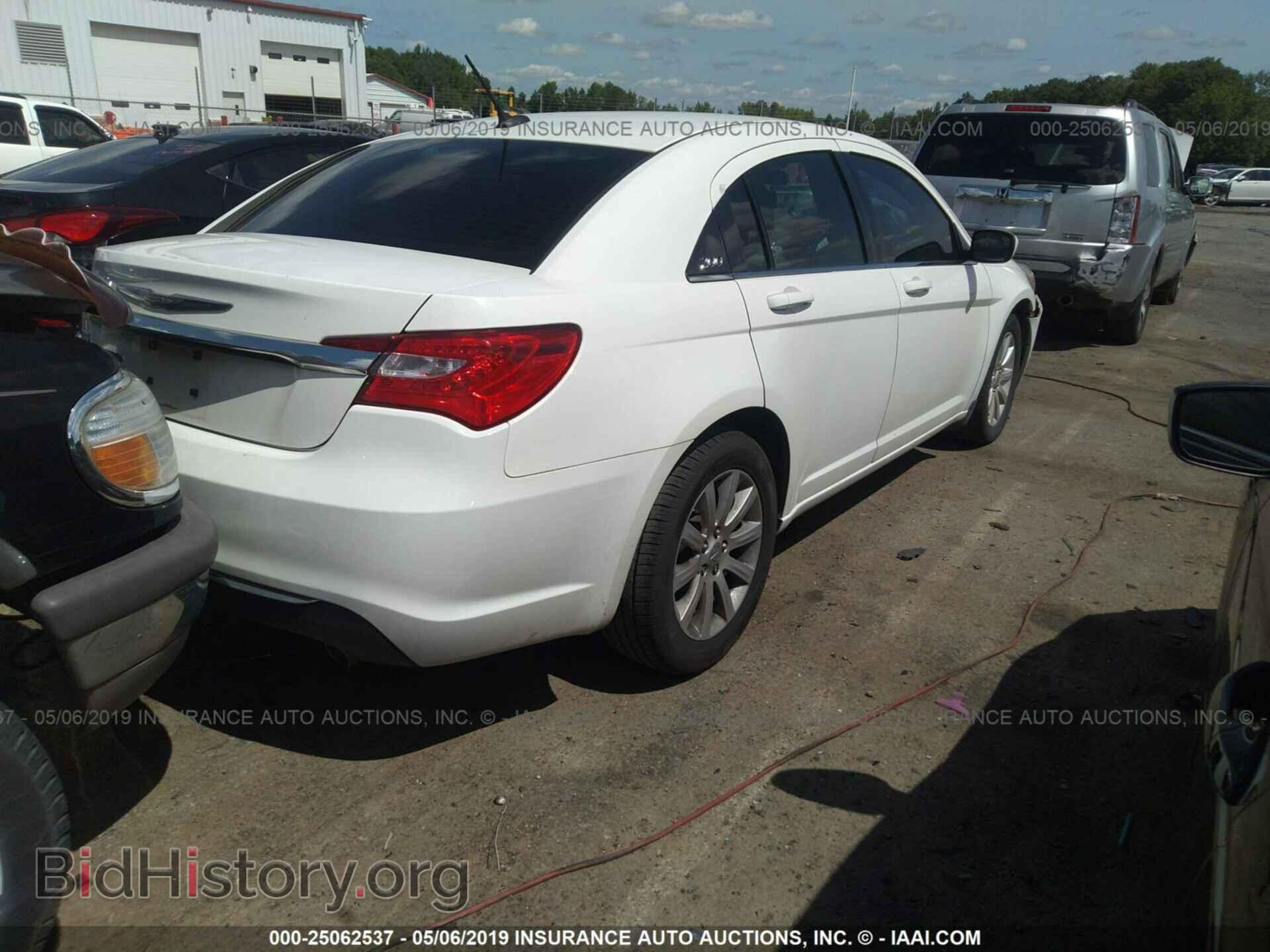2014 CHRYSLER 200 - VIN: 1C3CCBBG7EN114019 - Фото 4