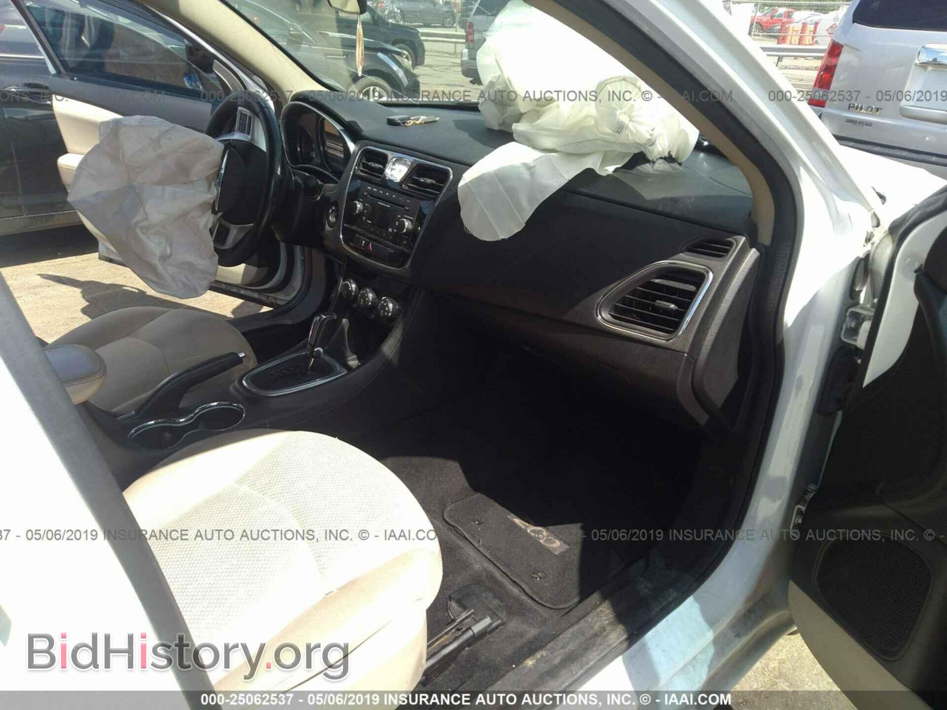 2014 CHRYSLER 200 - VIN: 1C3CCBBG7EN114019 - Фото 5