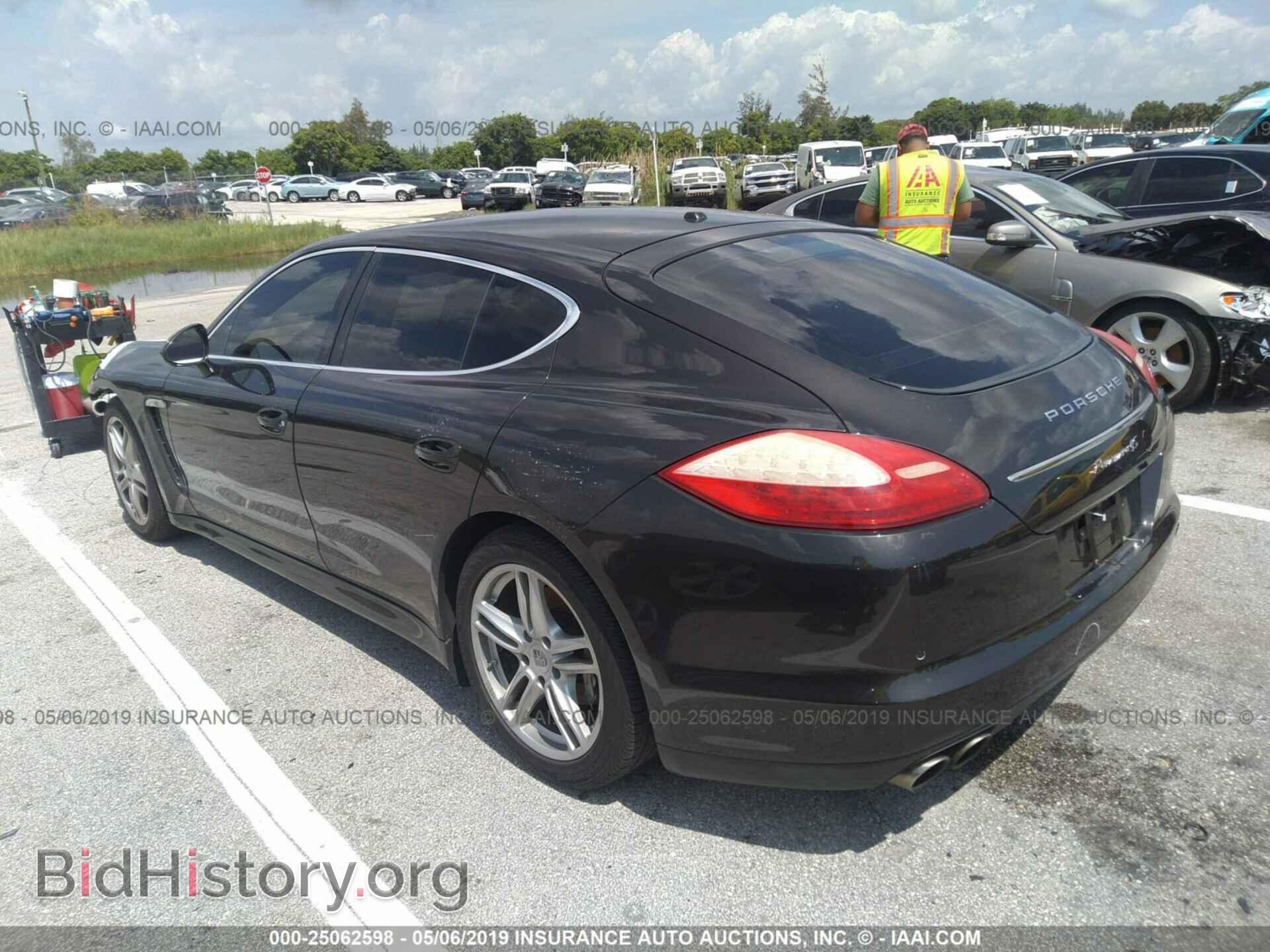 2011 PORSCHE PANAMERA - VIN: WP0AB2A71BL061106 - Photo 3