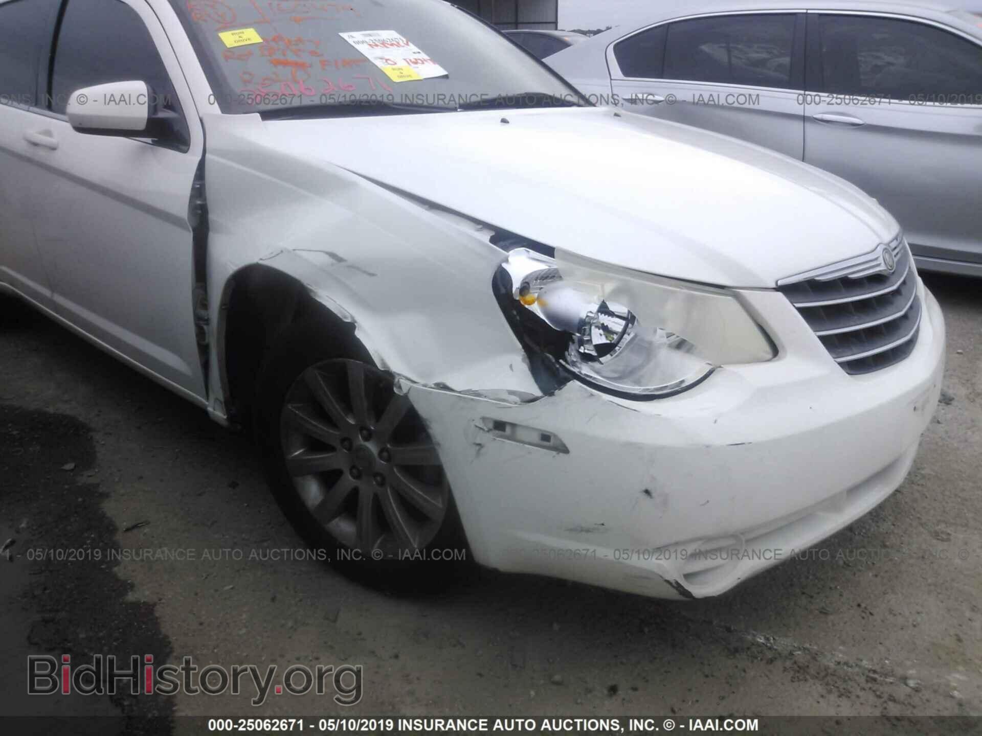 2010 CHRYSLER SEBRING - VIN: 1C3CC5FB1AN205426 - Фото 6