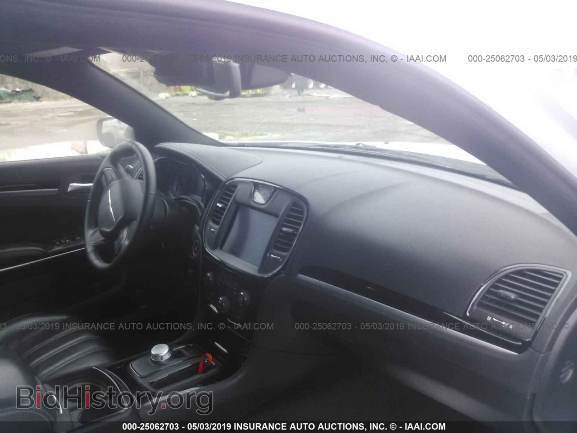 2017 CHRYSLER 300 - VIN: 2C3CCABG1HH538805 - Фото 5