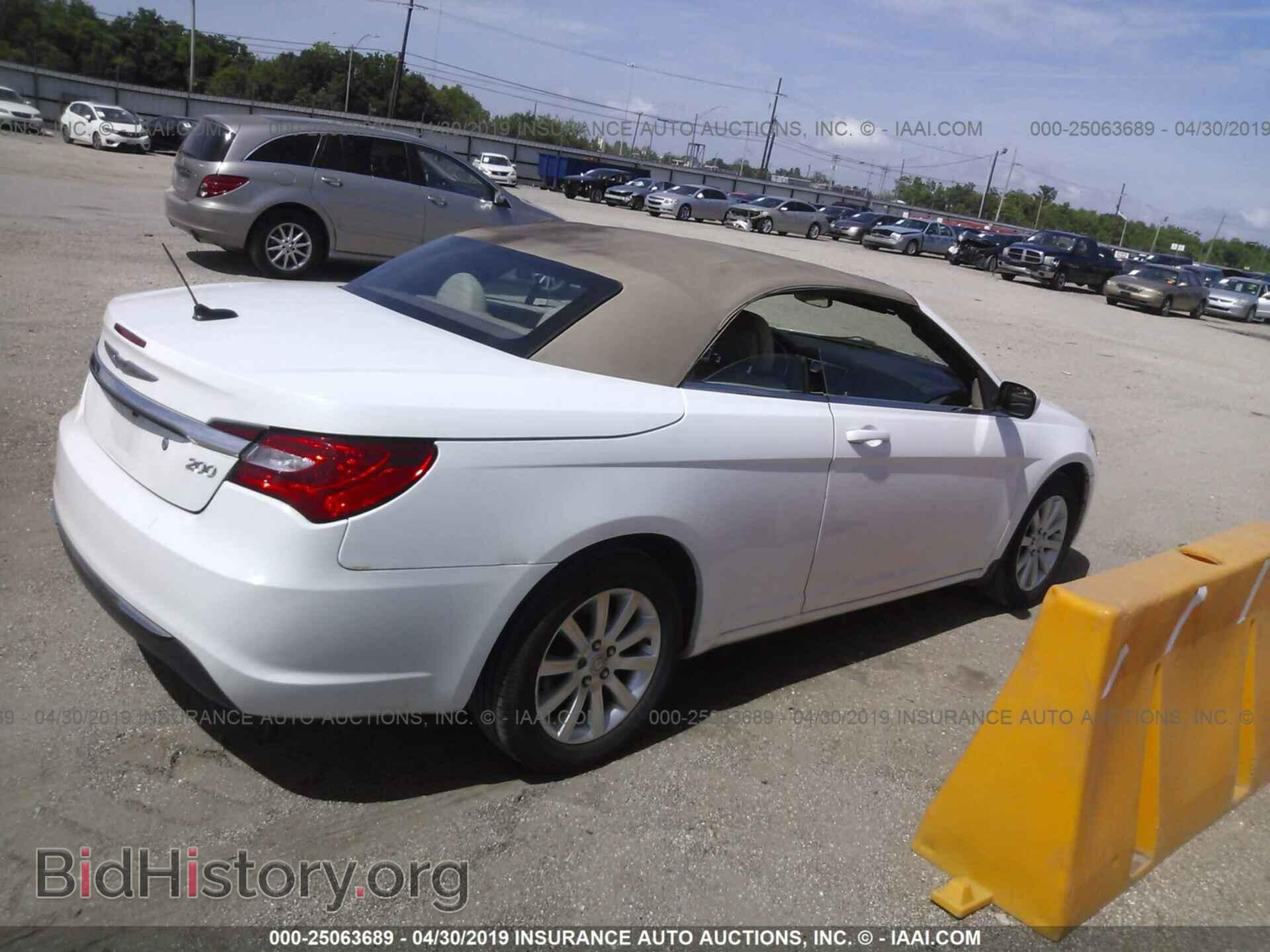 2013 CHRYSLER 200 - VIN: 1C3BCBEB2DN526794 - Фото 4