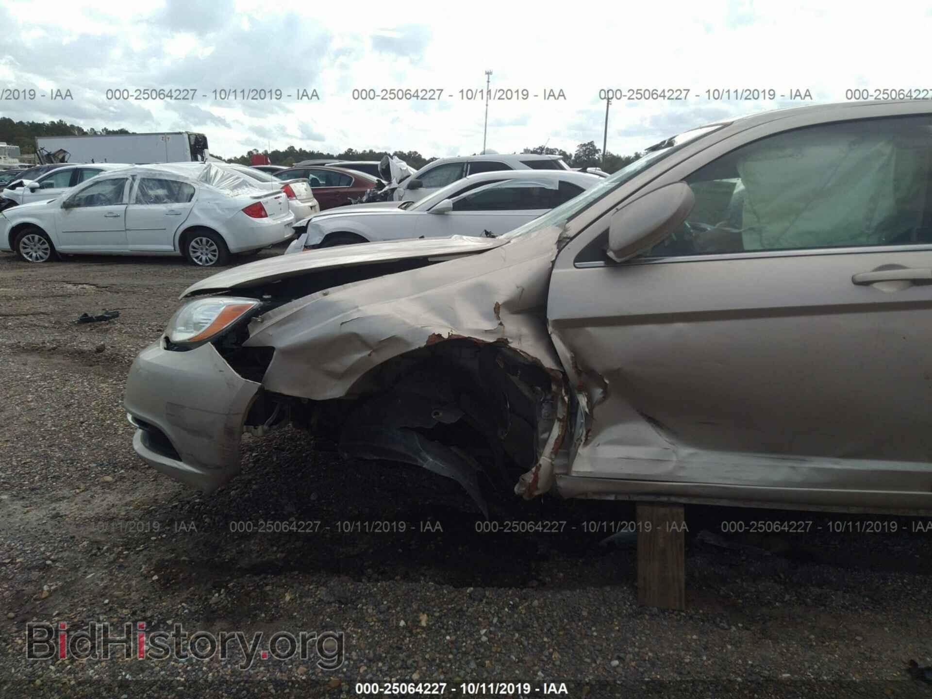2014 CHRYSLER 200 - VIN: 1C3CCBBG7EN113856 - Photo 6