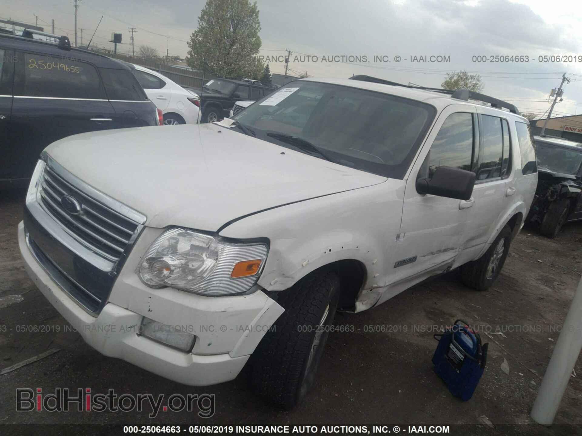 2008 FORD EXPLORER - VIN: 1FMEU63E58UB18372 - Фото 2