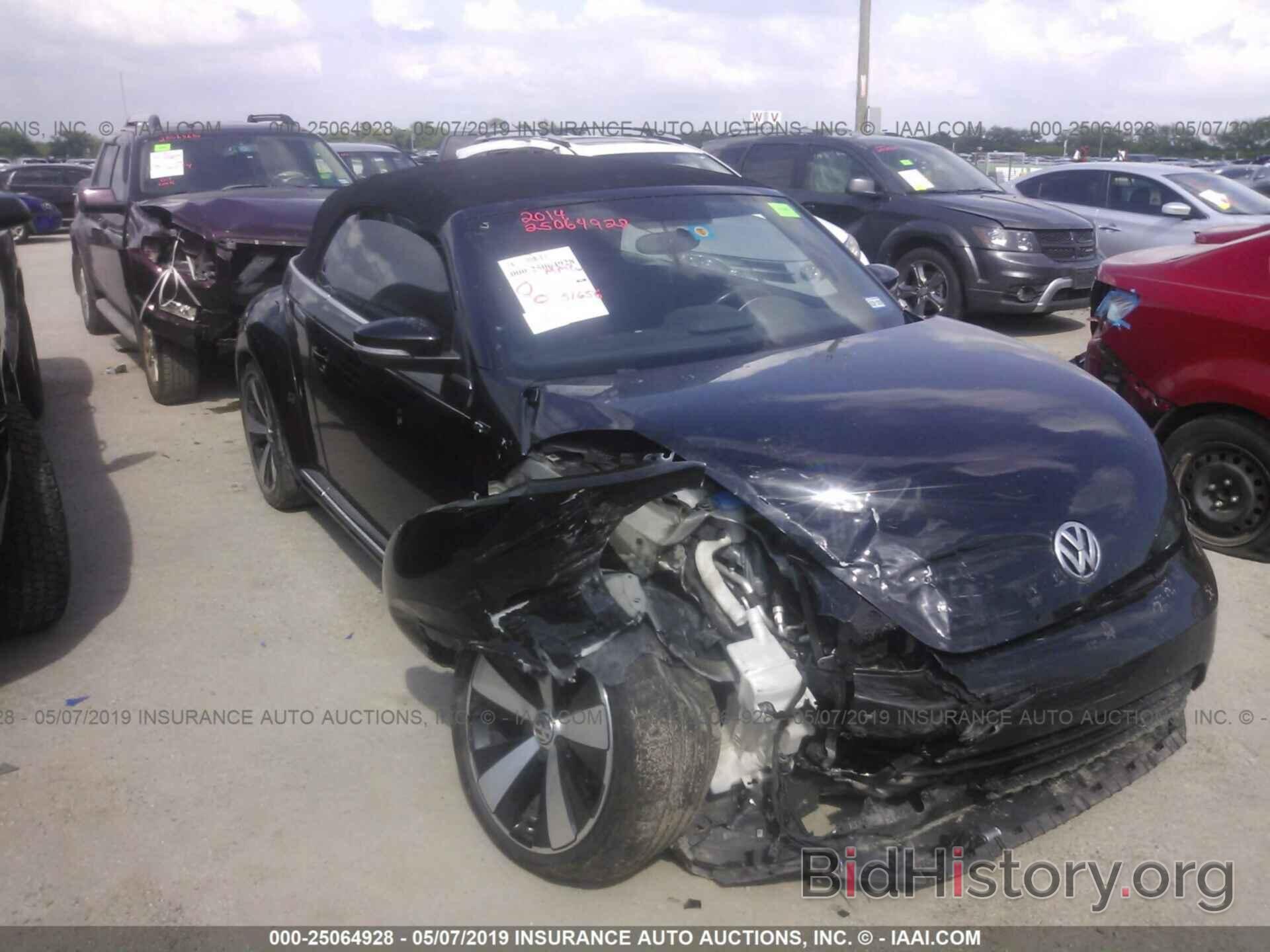 Photo 3VW7S7AT0EM821191 - VOLKSWAGEN BEETLE 2014