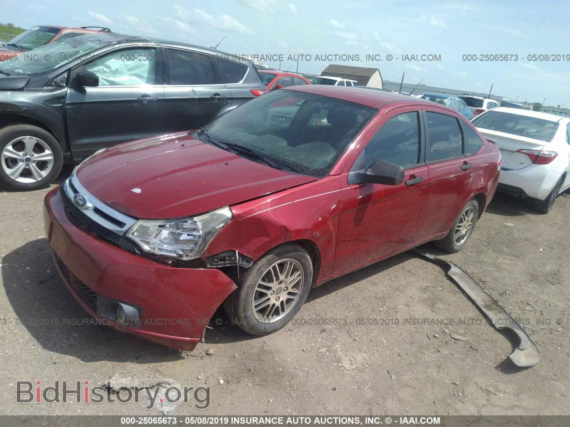 2011 FORD FOCUS - VIN: 1FAHP3FN1BW162812 - Фото 2
