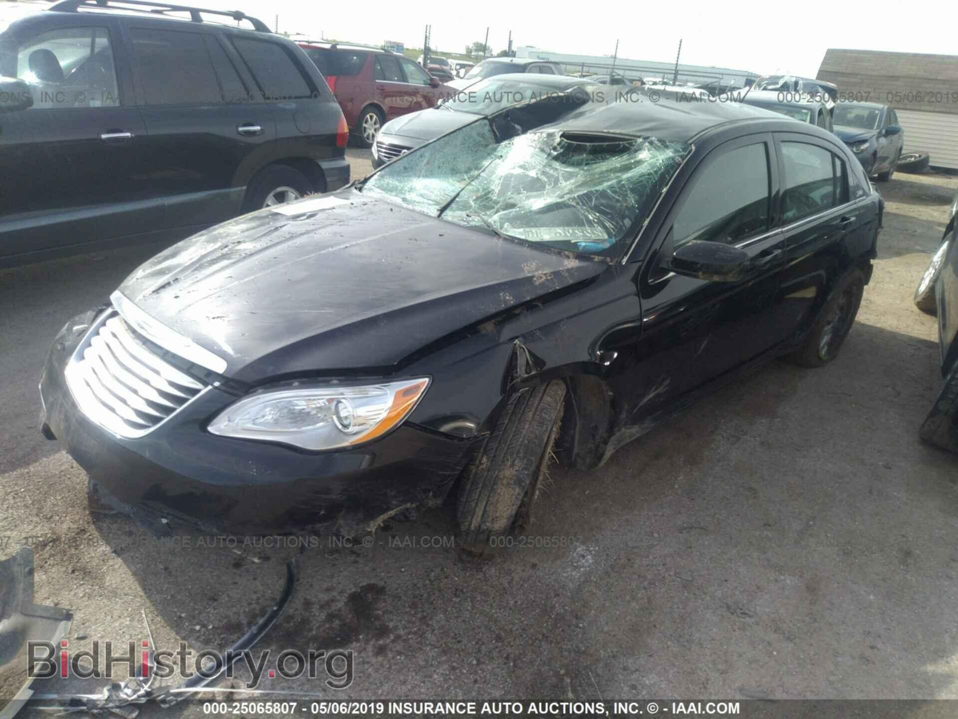 2012 CHRYSLER 200 - VIN: 1C3CCBAB3CN218736 - Фото 2