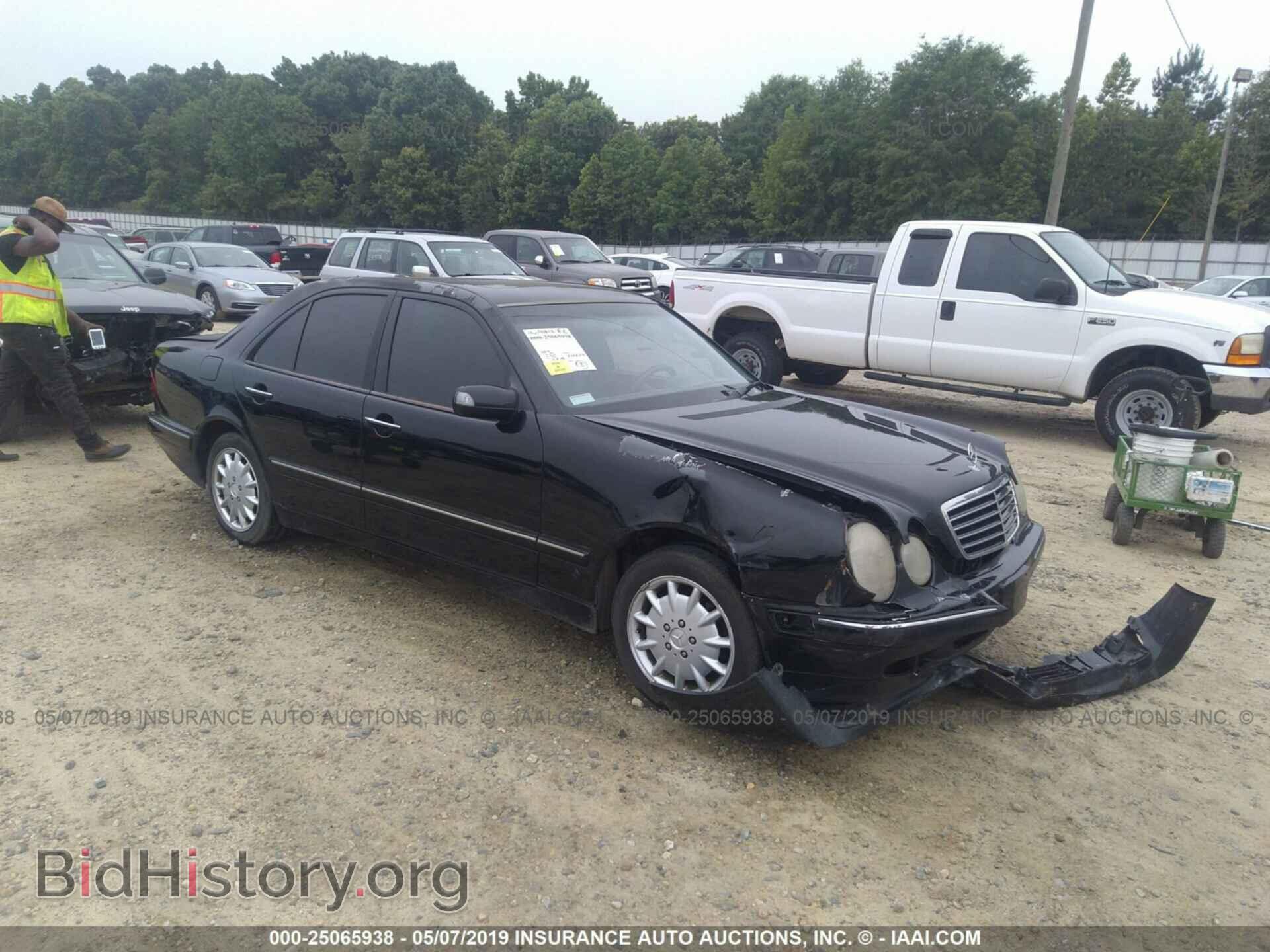 Photo WDBJF65J9YB091694 - MERCEDES-BENZ E 2000