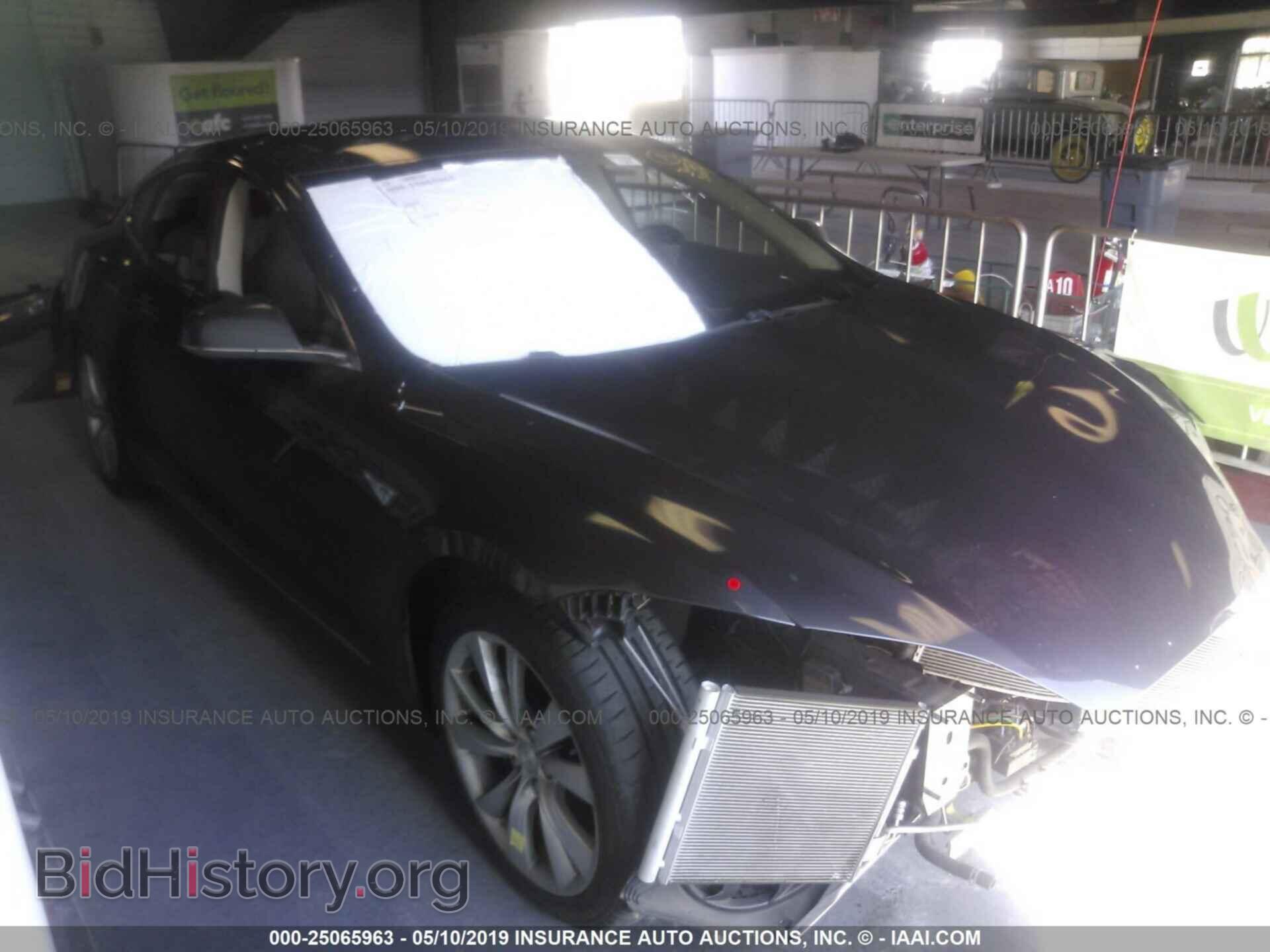 Фотография 5YJSA1S26FF082773 - TESLA MODEL S 2015