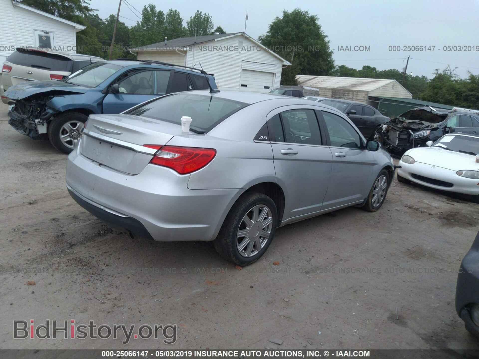 2011 CHRYSLER 200 - VIN: 1C3BC4FB1BN535428 - Photo 4