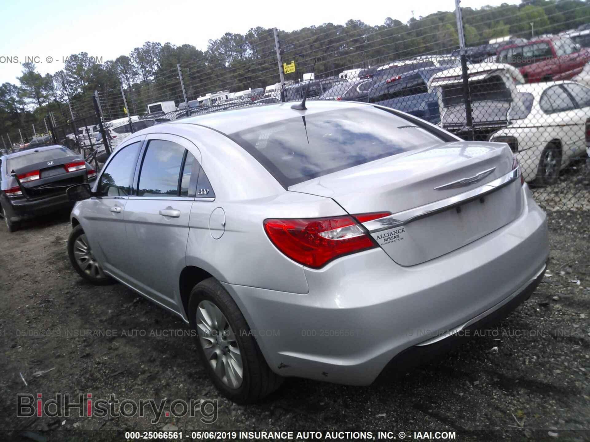 2011 CHRYSLER 200 - VIN: 1C3BC4FB8BN542666 - Фото 3