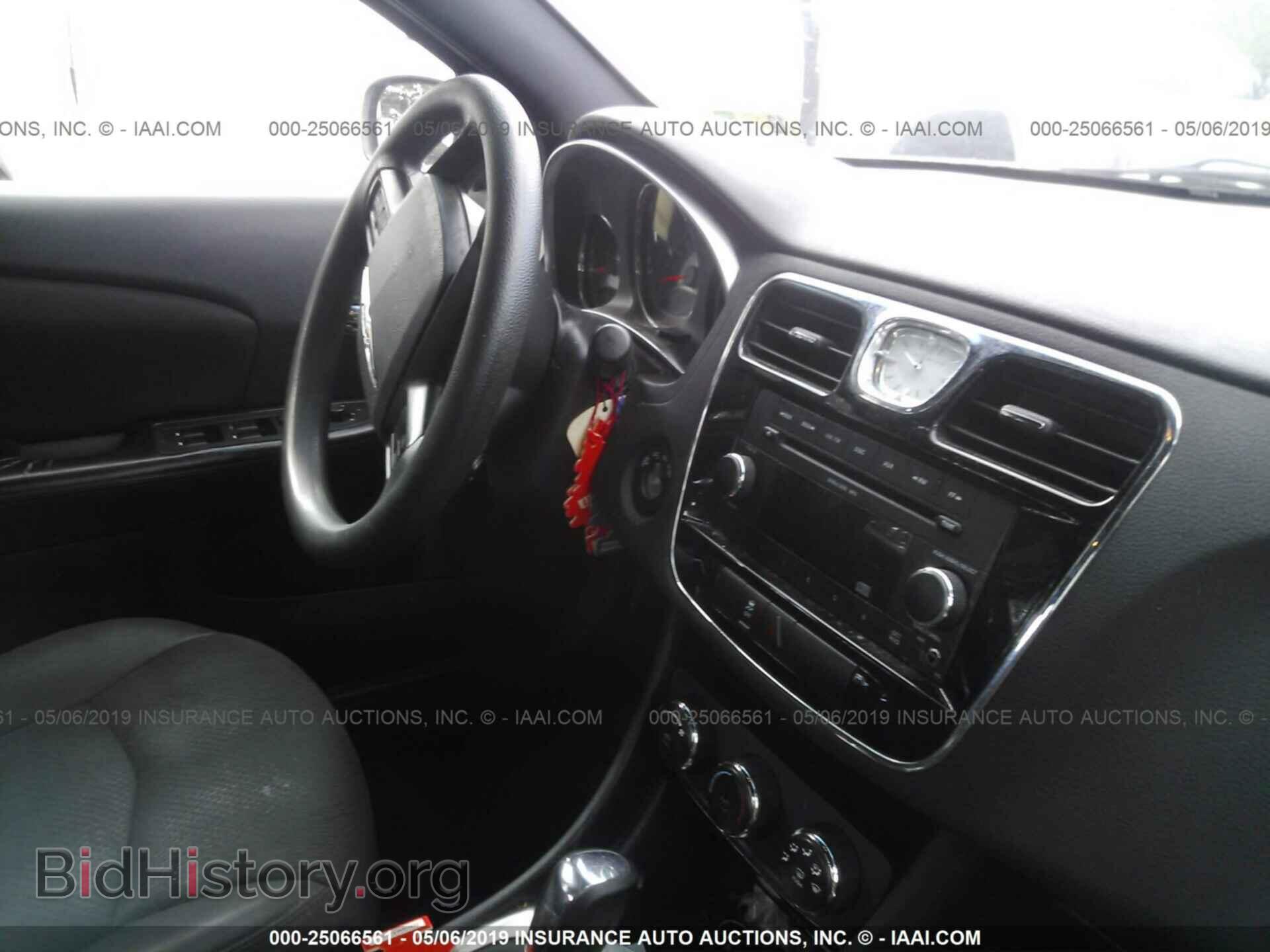 2011 CHRYSLER 200 - VIN: 1C3BC4FB8BN542666 - Фото 5