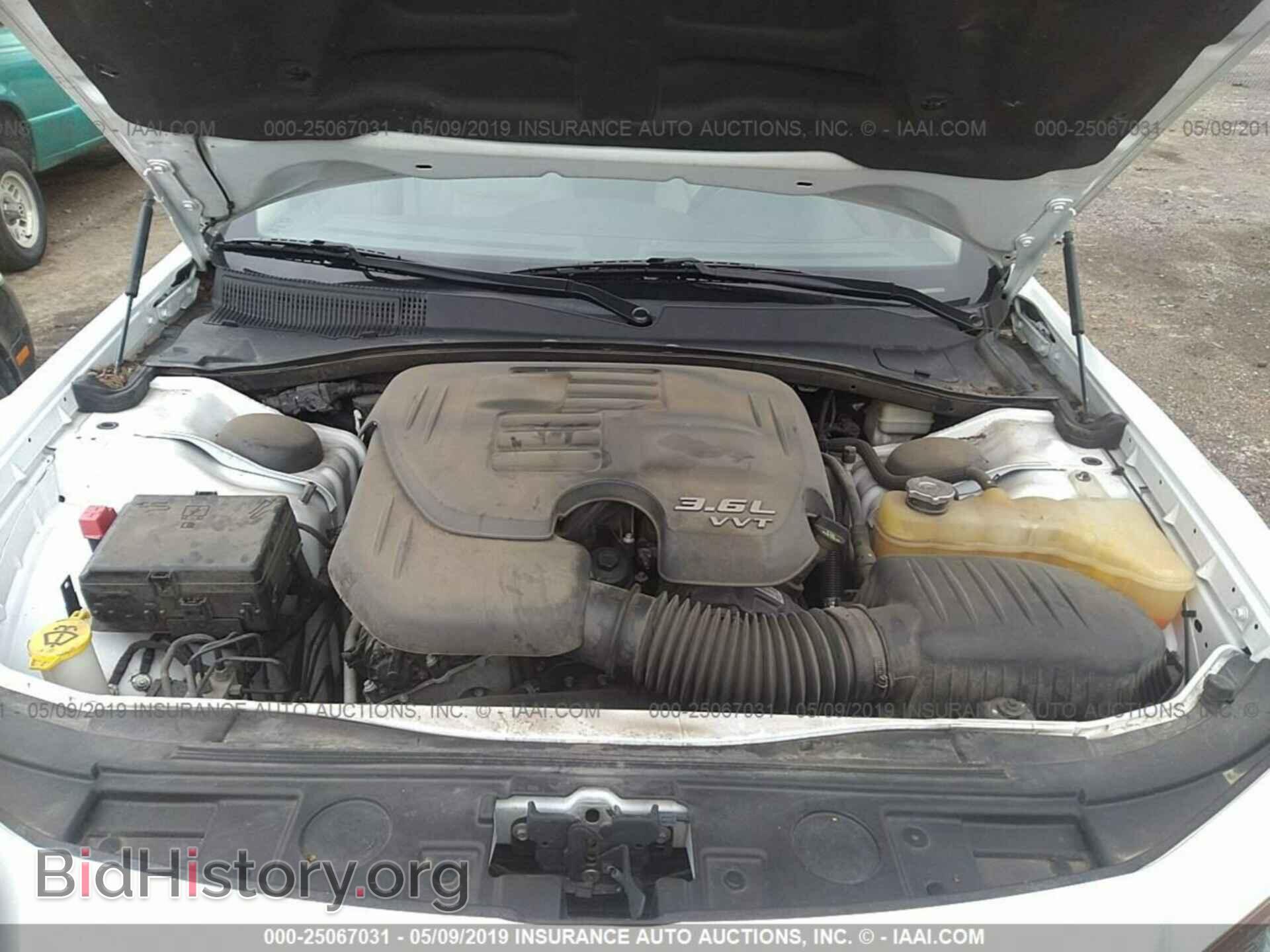 2013 CHRYSLER 300 - VIN: 2C3CCAAG4DH661929 - Фото 10