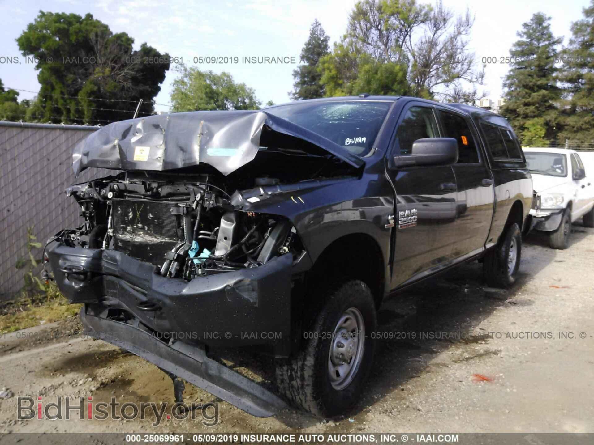 2014 RAM 2500 - VIN: 3C6UR5CL8EG225772 - Photo 2