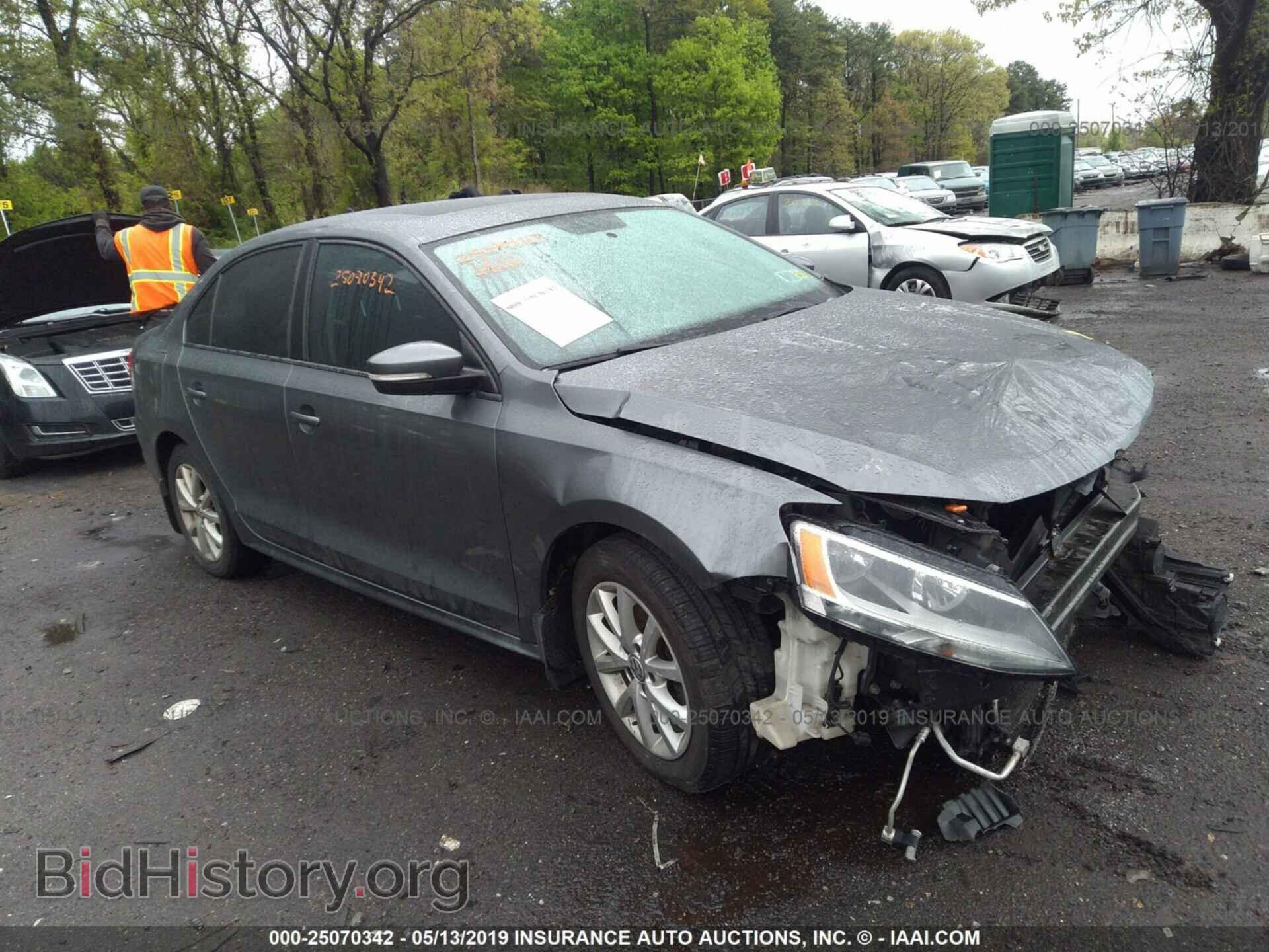 Фотография 3VWDP7AJ7CM125671 - VOLKSWAGEN JETTA 2012