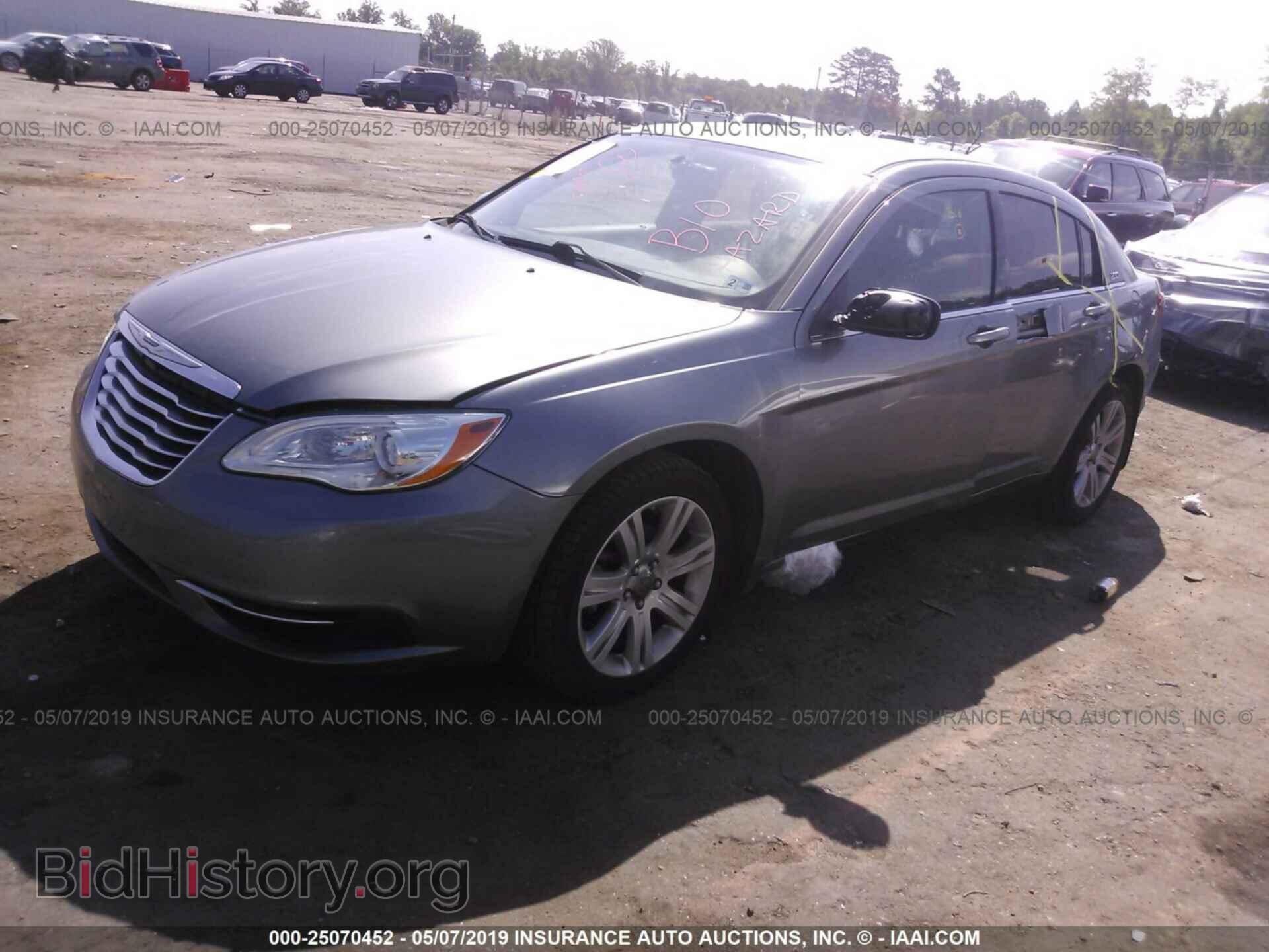 2013 CHRYSLER 200 - VIN: 1C3CCBBB0DN516595 - Photo 2