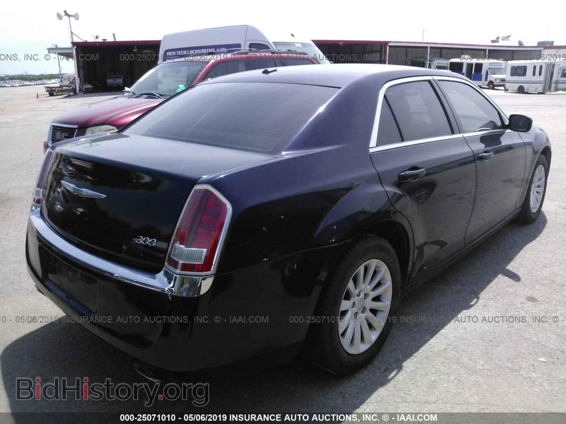2012 CHRYSLER 300 - VIN: 2C3CCAAG5CH117809 - Photo 4