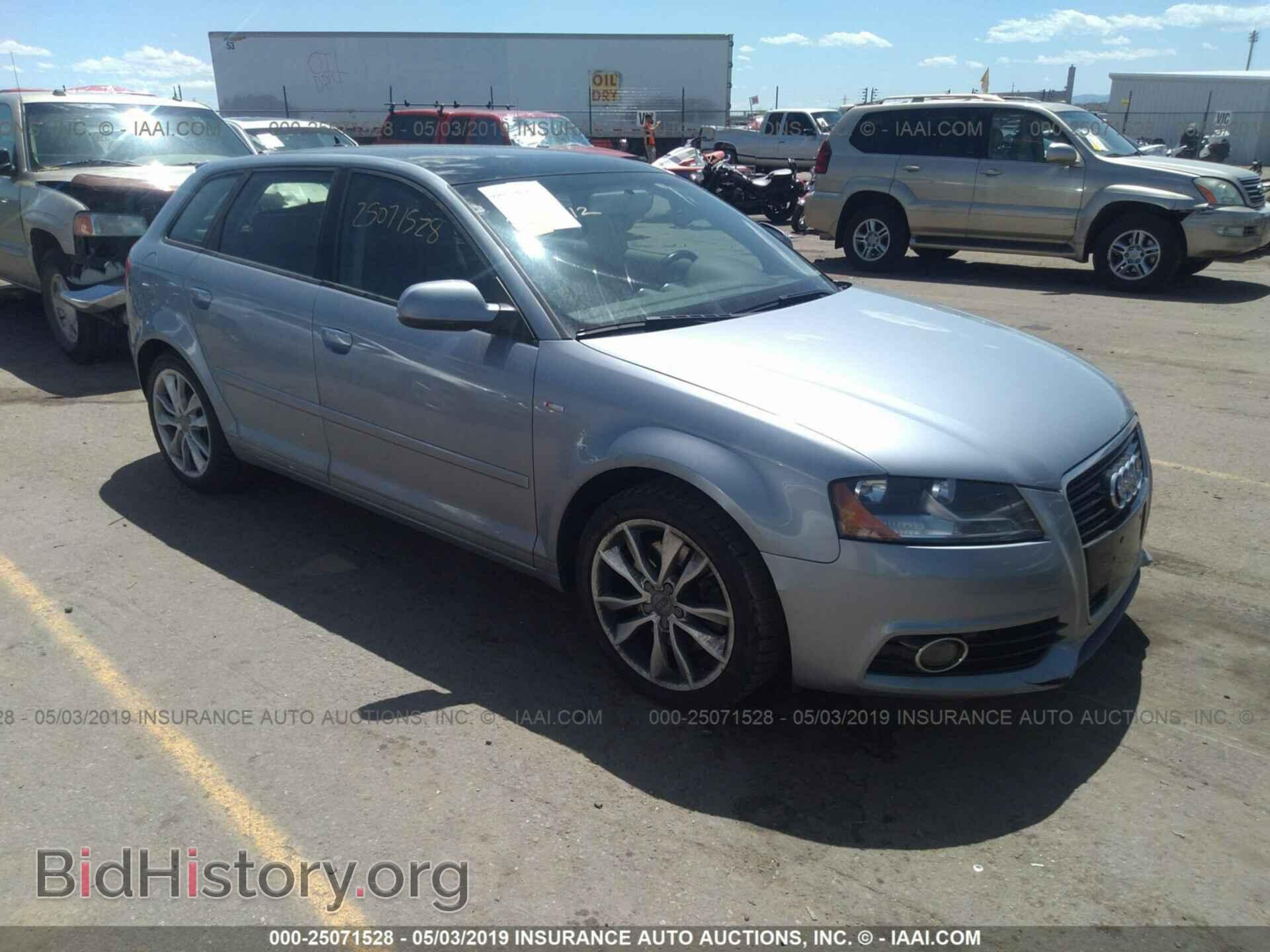 Фотография WAUBEAFM4BA022314 - AUDI A3 2011