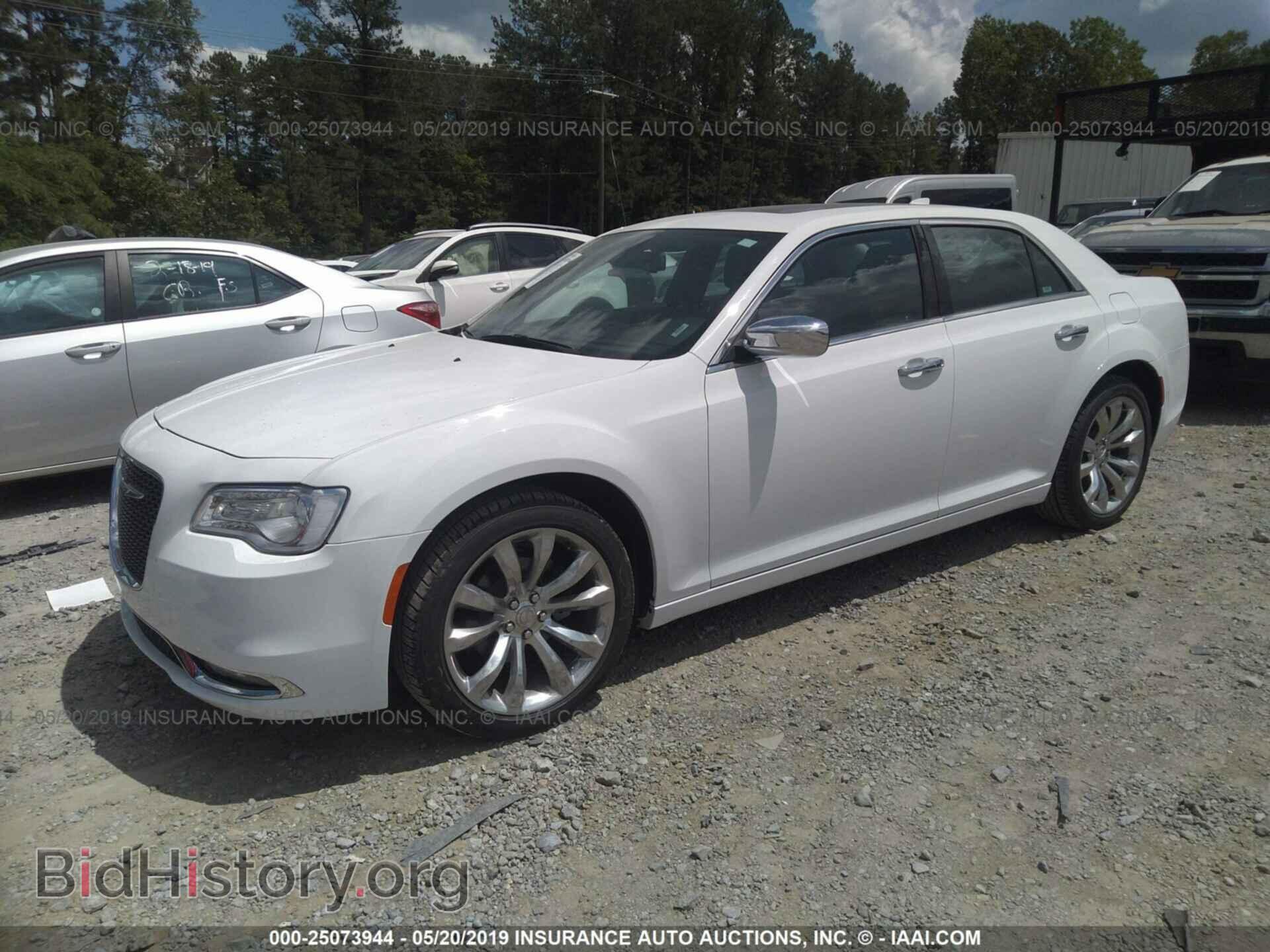 2019 CHRYSLER 300 - VIN: 2C3CCAEG9KH594848 - Фото 2
