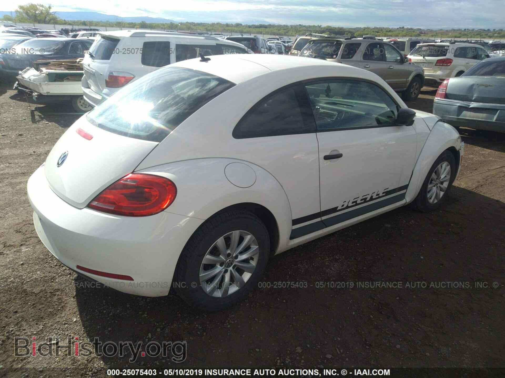 2013 VOLKSWAGEN BEETLE - VIN: 3VWFP7AT8DM660620 - Фото 4