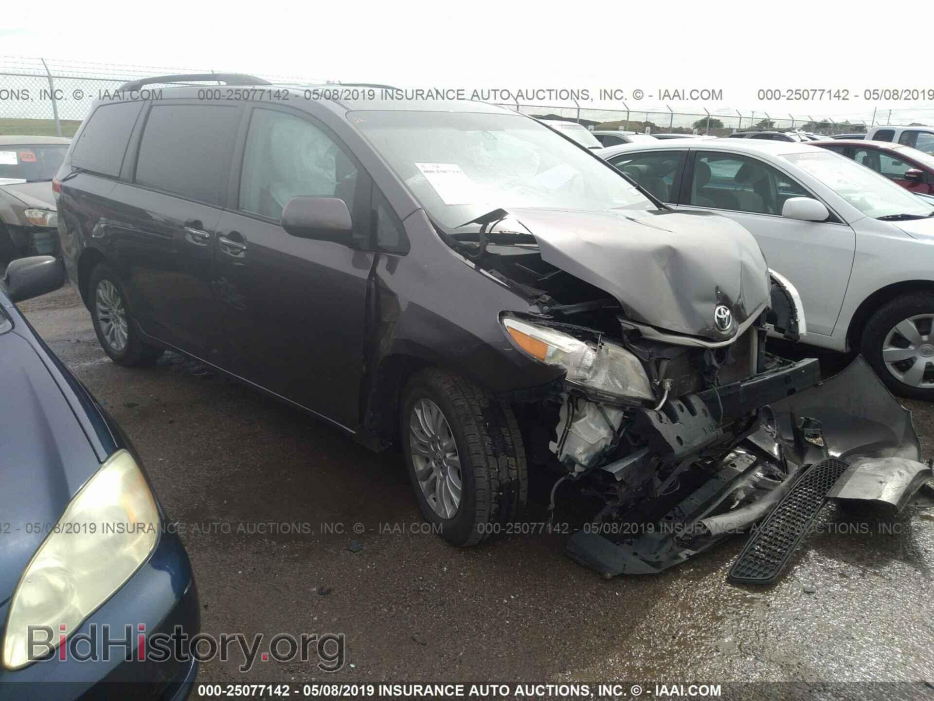 Photo 5TDYK3DC3BS091218 - TOYOTA SIENNA 2011