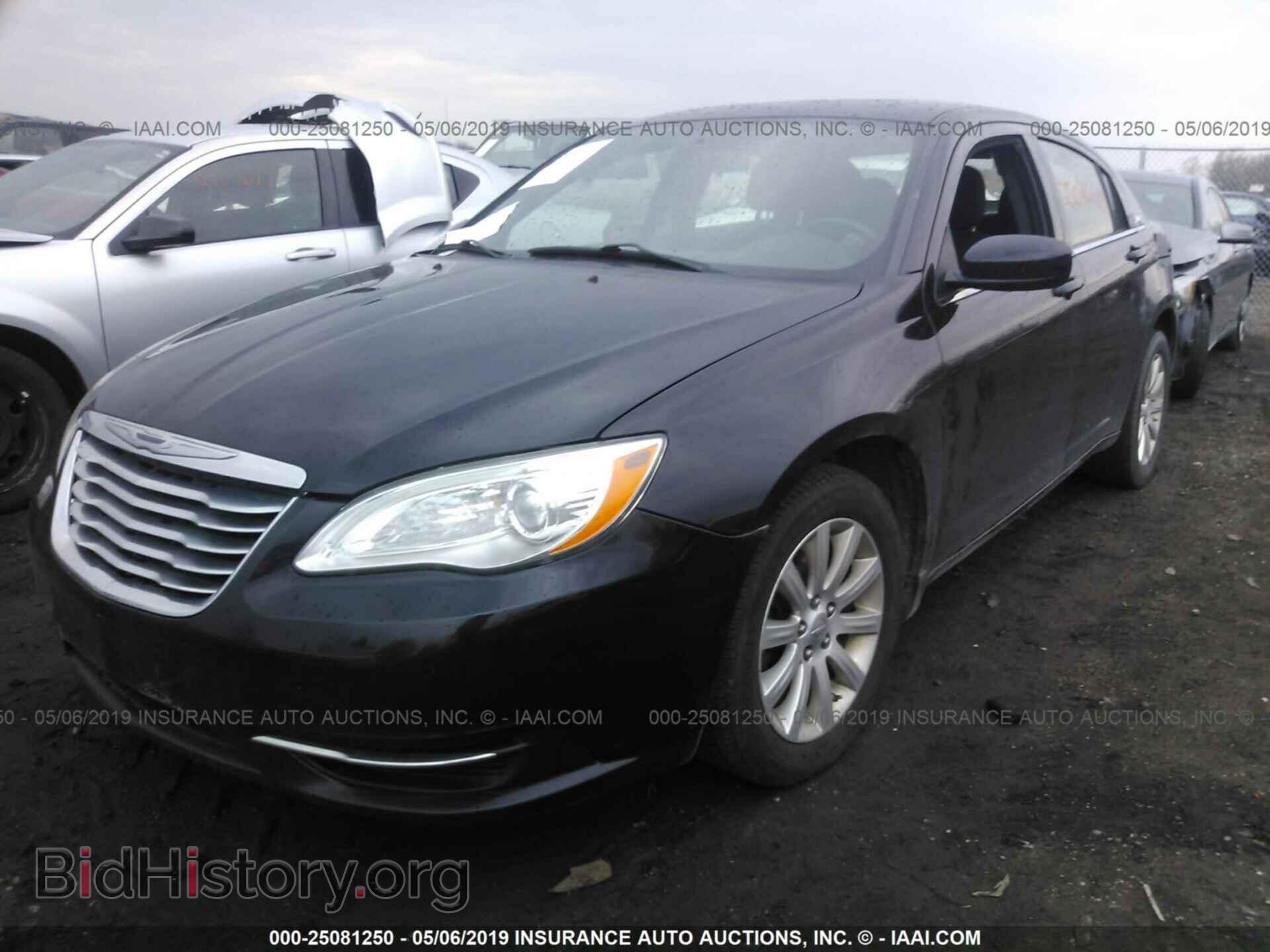 2011 CHRYSLER 200 - VIN: 1C3BC1FB8BN625657 - Фото 2