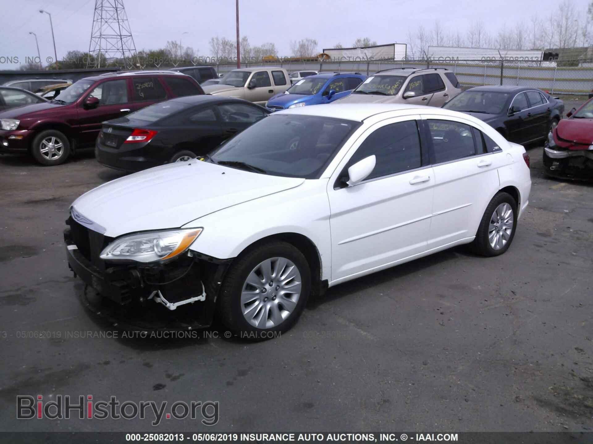 2013 CHRYSLER 200 - VIN: 1C3CCBAB1DN624063 - Photo 2