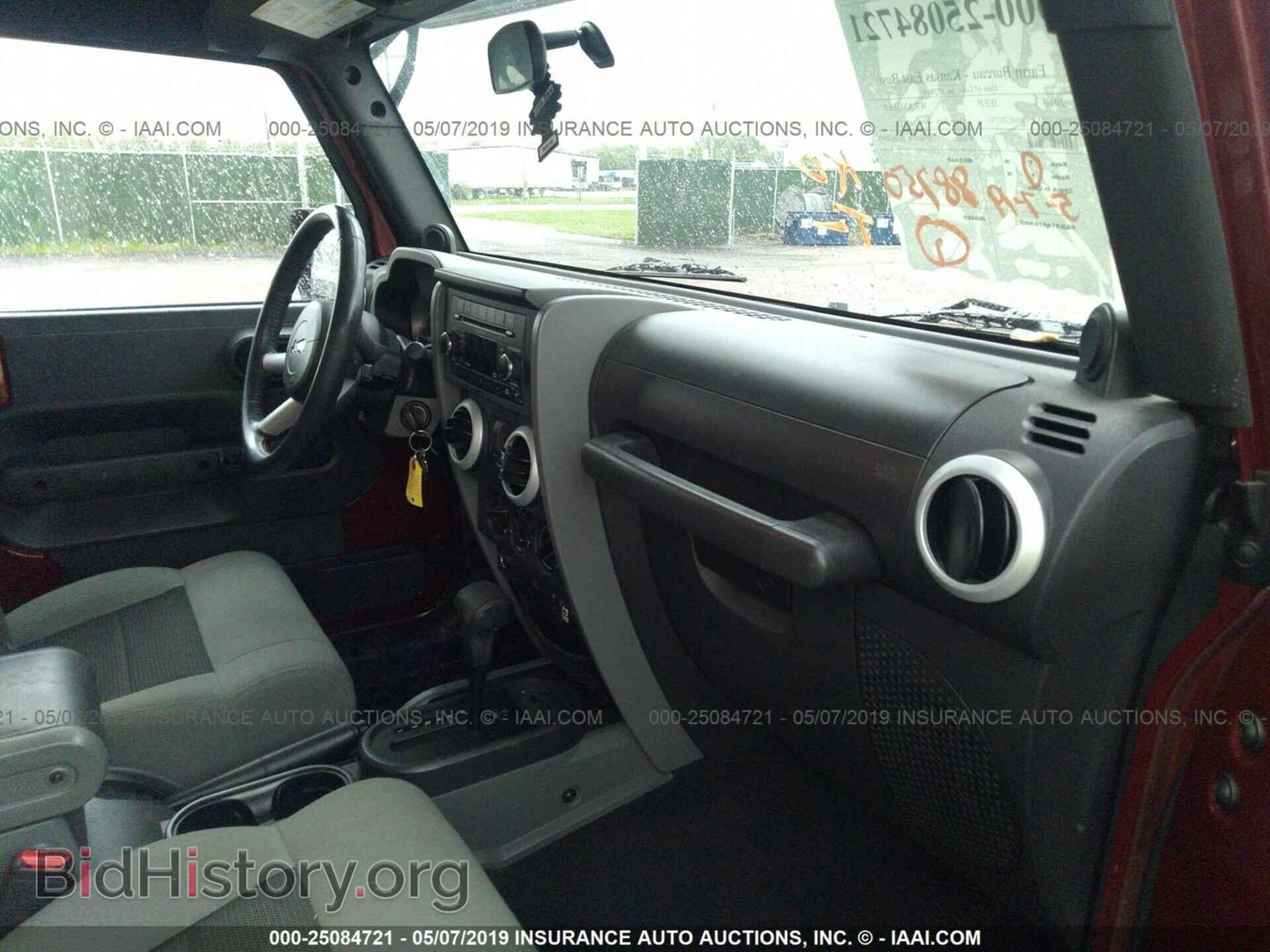 2010 JEEP WRANGLER - VIN: 1J4AA5D19AL207742 - Фото 5