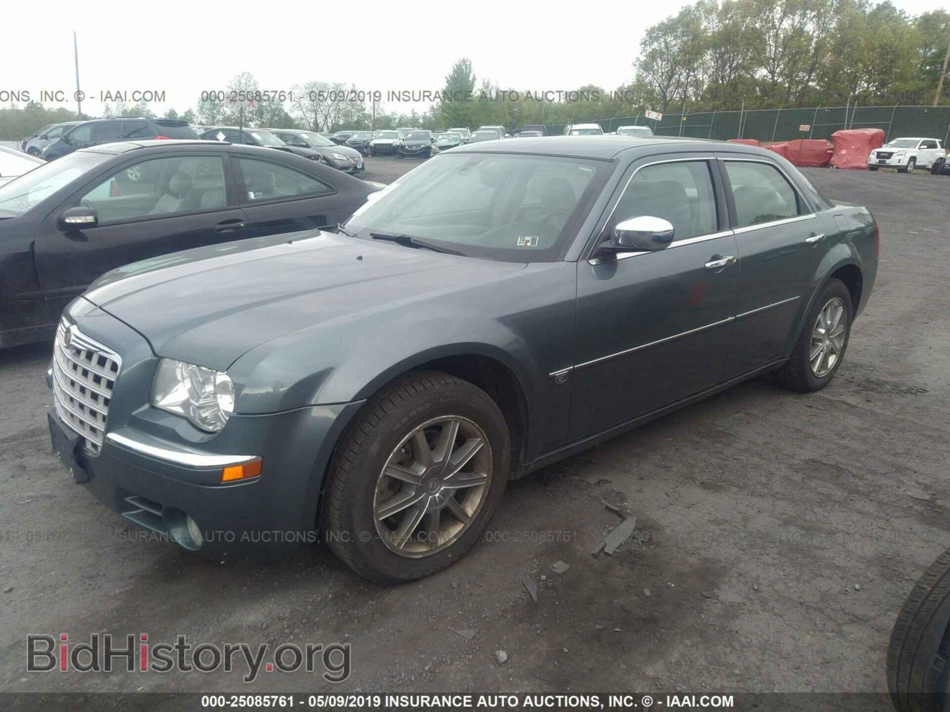 2006 CHRYSLER 300C - VIN: 2C3KK63H76H351066 - Фото 2