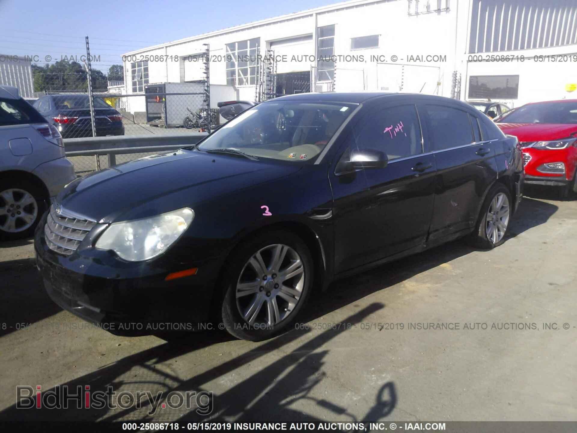 2010 CHRYSLER SEBRING - VIN: 1C3CC5FV2AN218762 - Photo 2