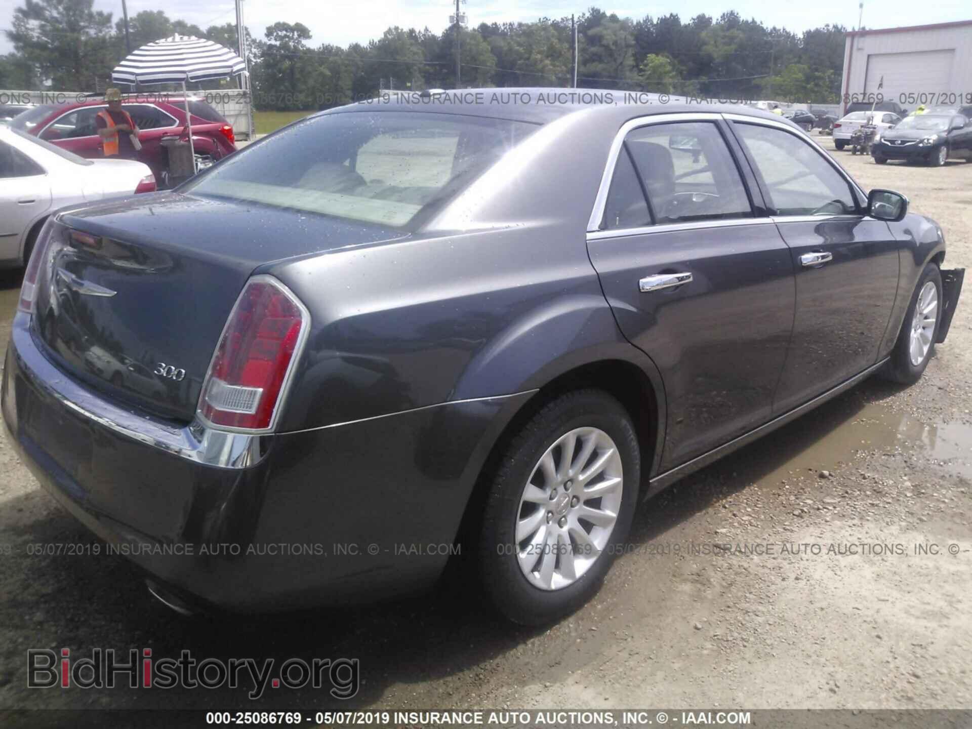2014 CHRYSLER 300 - VIN: 2C3CCAAG9EH127617 - Фото 4