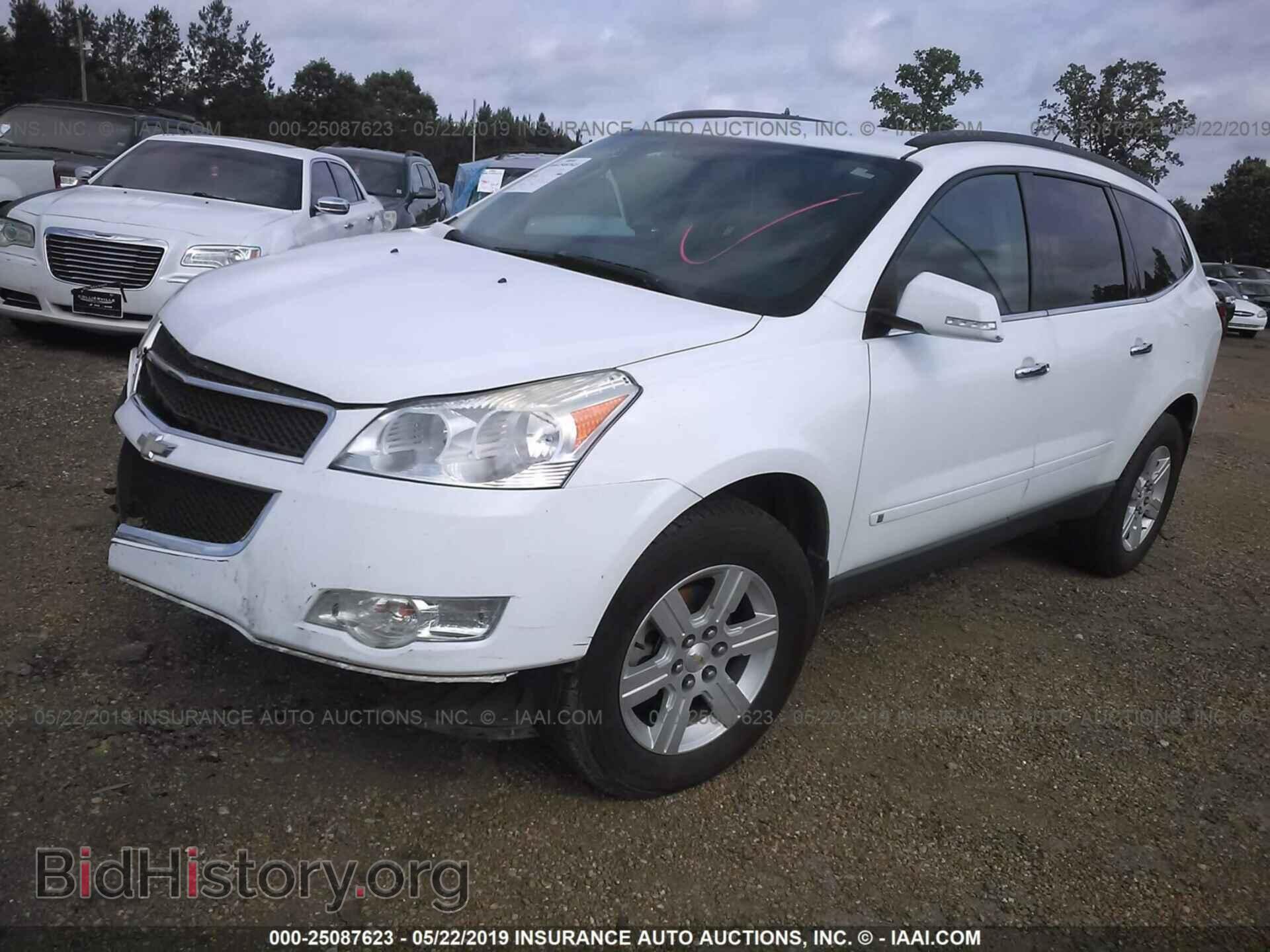 2010 CHEVROLET TRAVERSE - VIN: 1GNLRFED7AS131604 - Фото 2