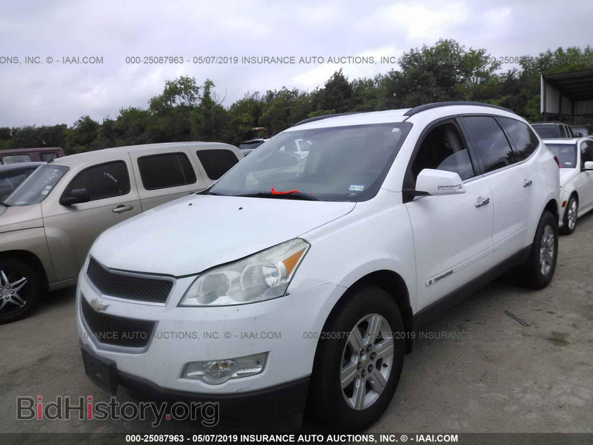 2009 CHEVROLET TRAVERSE - VIN: 1GNER23D59S120858 - Фото 2