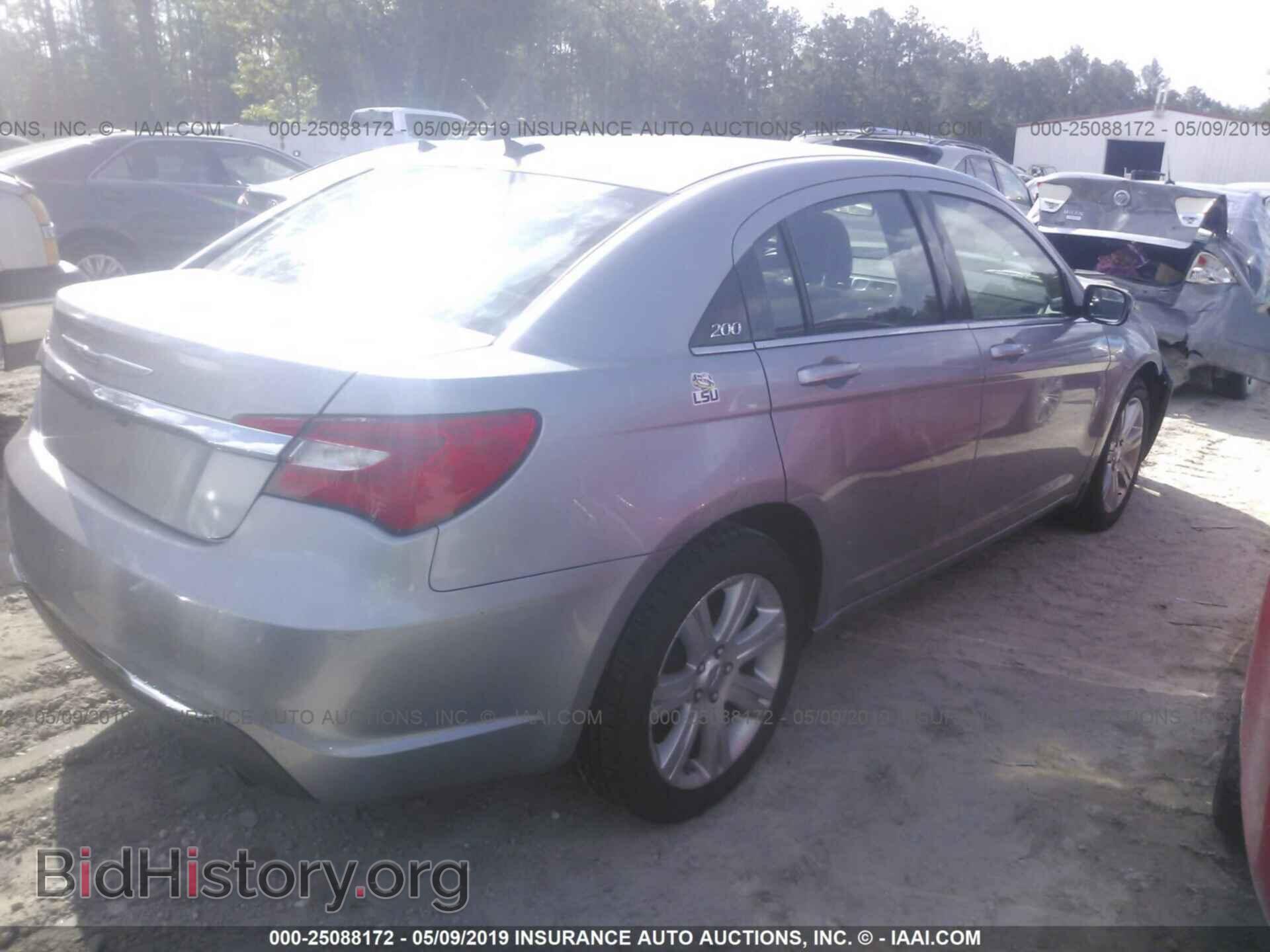 2013 CHRYSLER 200 - VIN: 1C3CCBAB1DN670038 - Photo 4