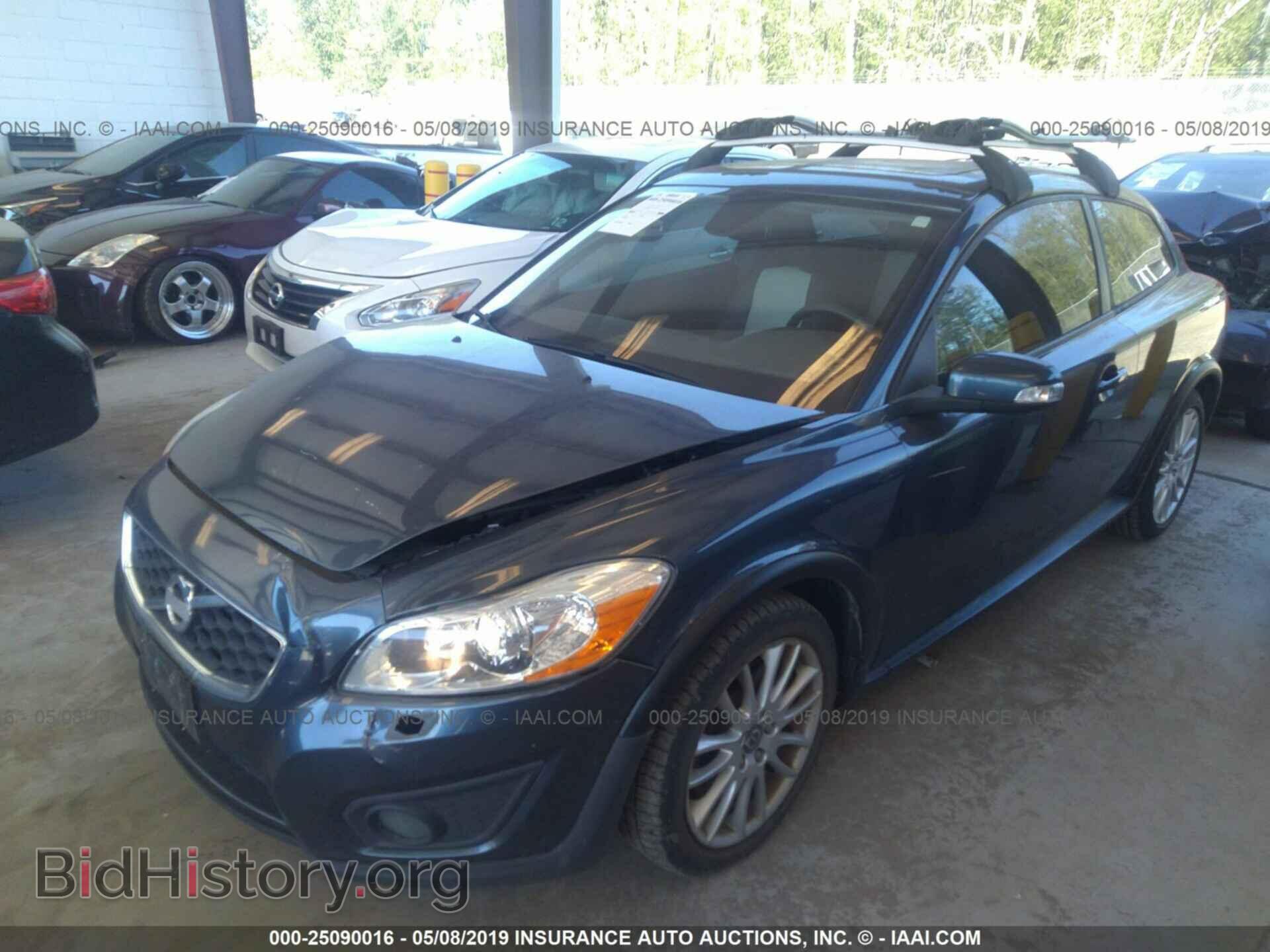 2011 VOLVO C30 - VIN: YV1672MK9B2233938 - Фото 2