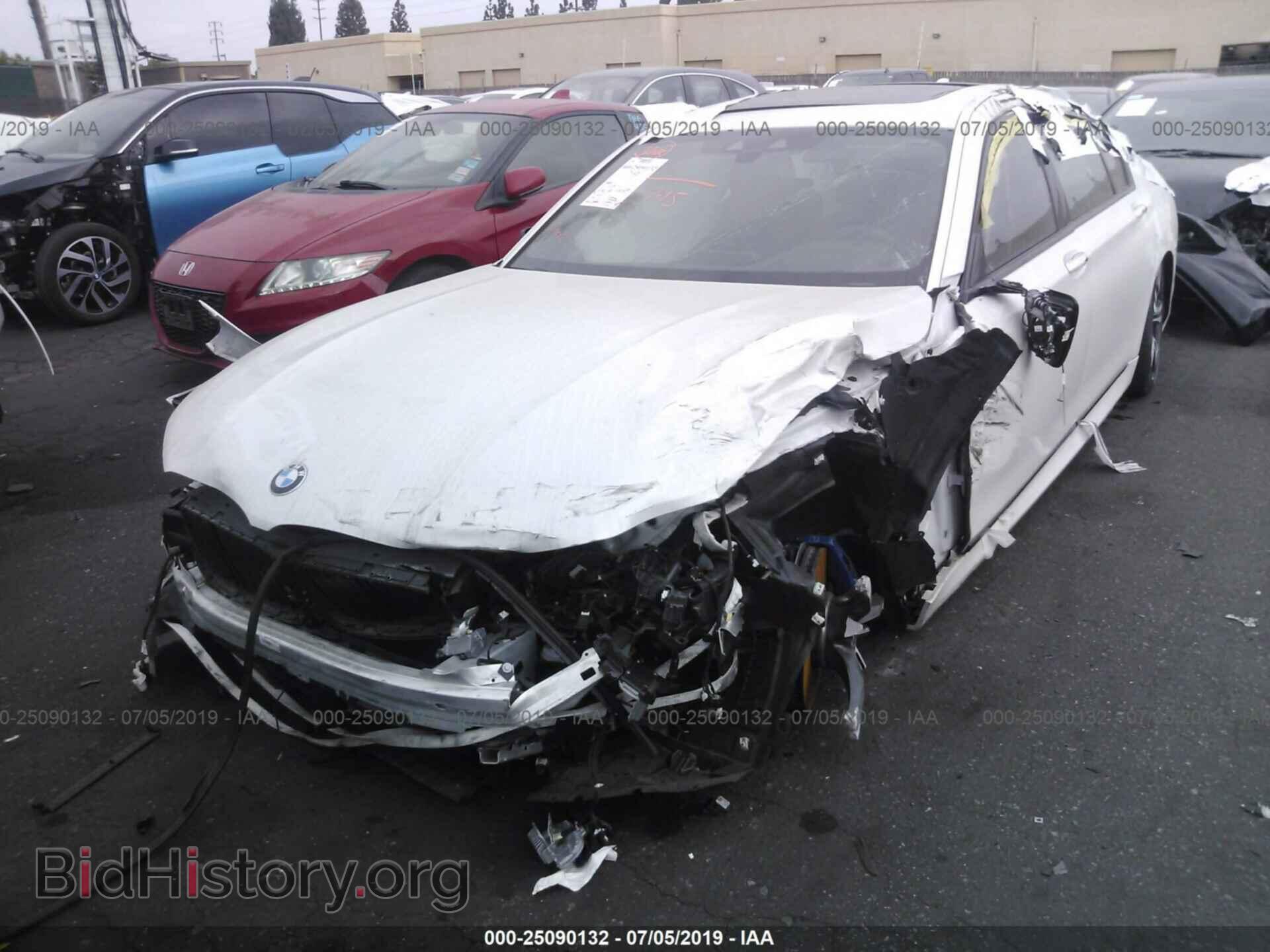 2017 BMW 740 - VIN: WBA7E2C52HG739227 - Фото 2