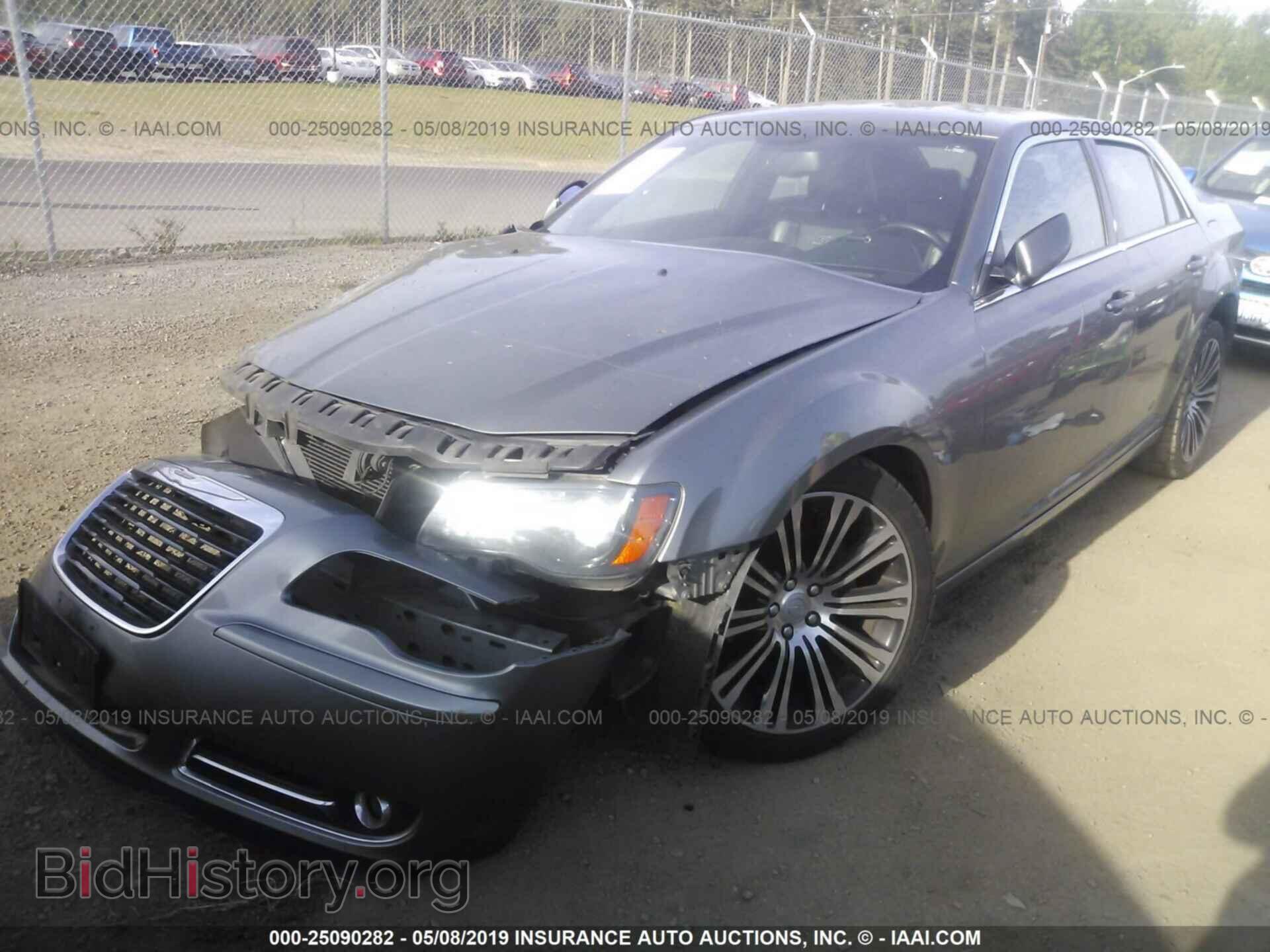 2012 CHRYSLER 300 - VIN: 2C3CCABG1CH252817 - Photo 2