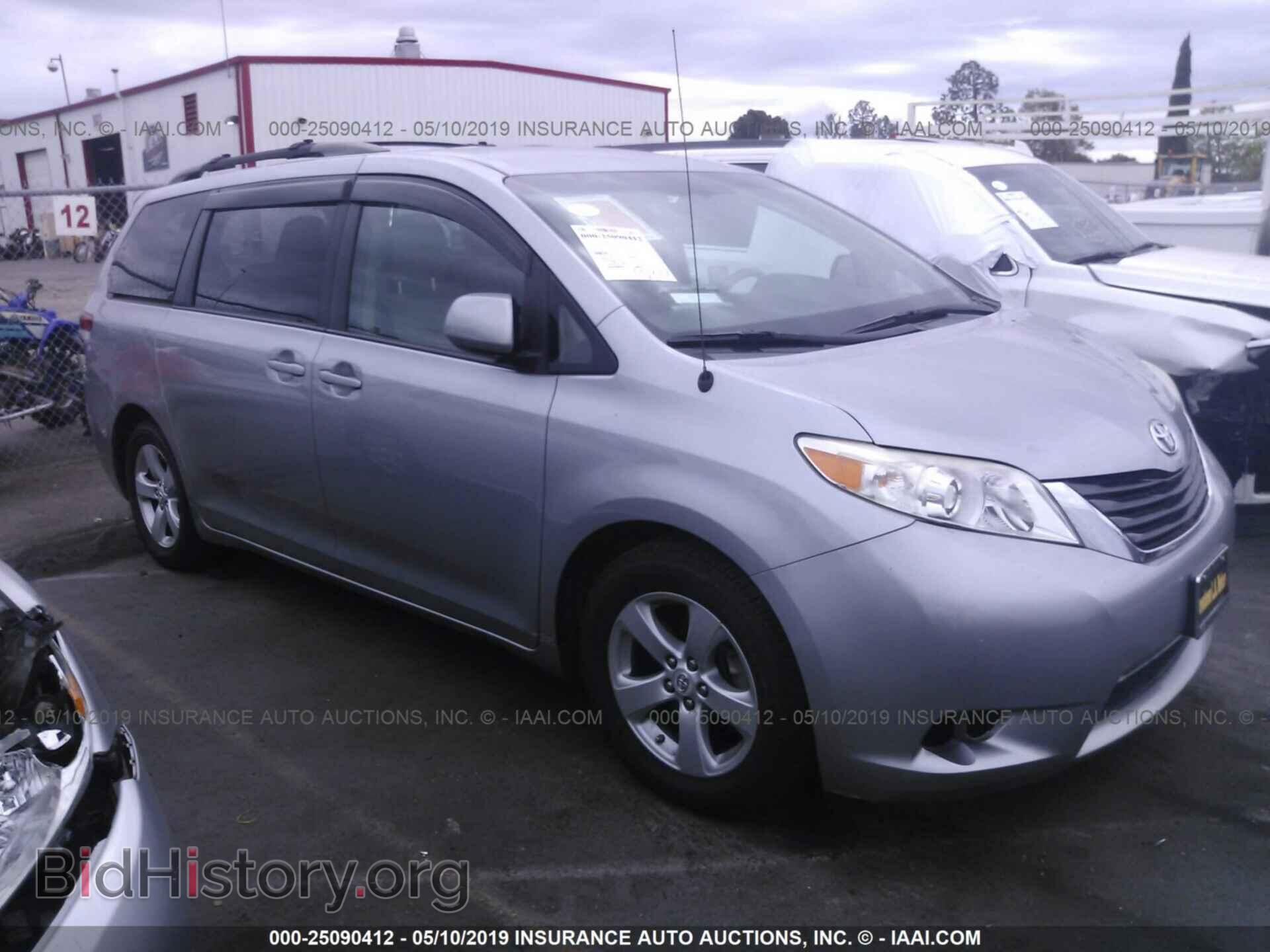 Photo 5TDKK3DC2CS214515 - TOYOTA SIENNA 2012