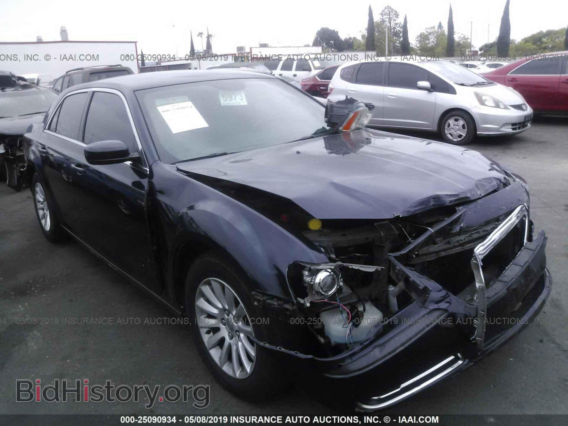 Photo 2C3CCAAG3CH166068 - CHRYSLER 300 2012