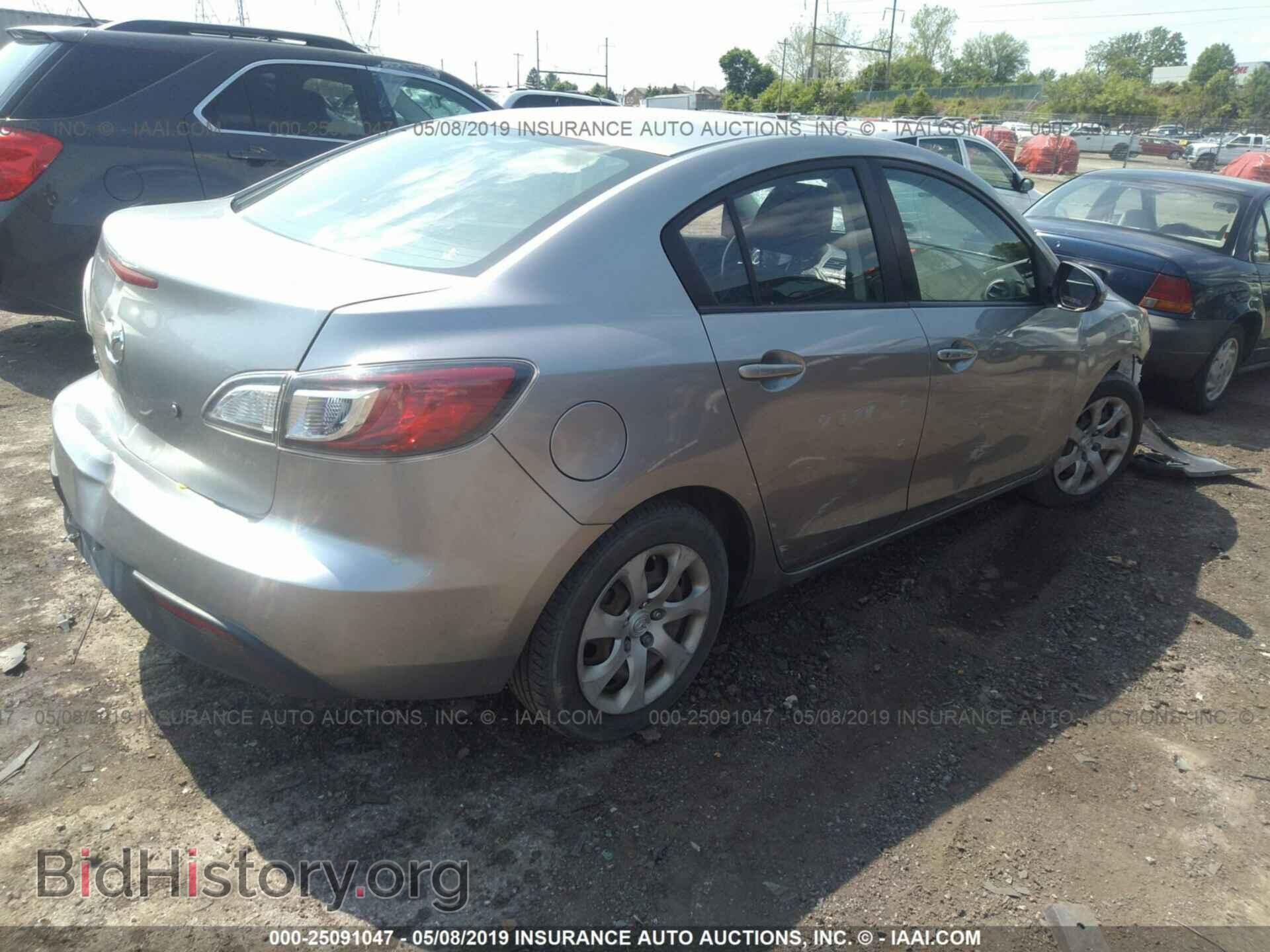 2011 MAZDA 3 - VIN: JM1BL1UG2B1390514 - Photo 4