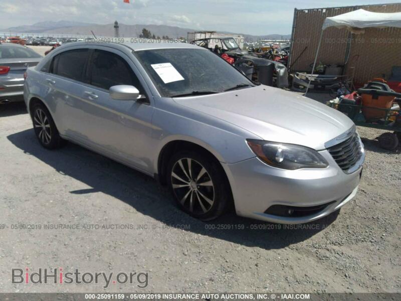 2012 Chrysler 200 Touring (VIN 1C3CCBBG9CN297498) — фото 1 из 10, IAAI, повреждение: левый бок