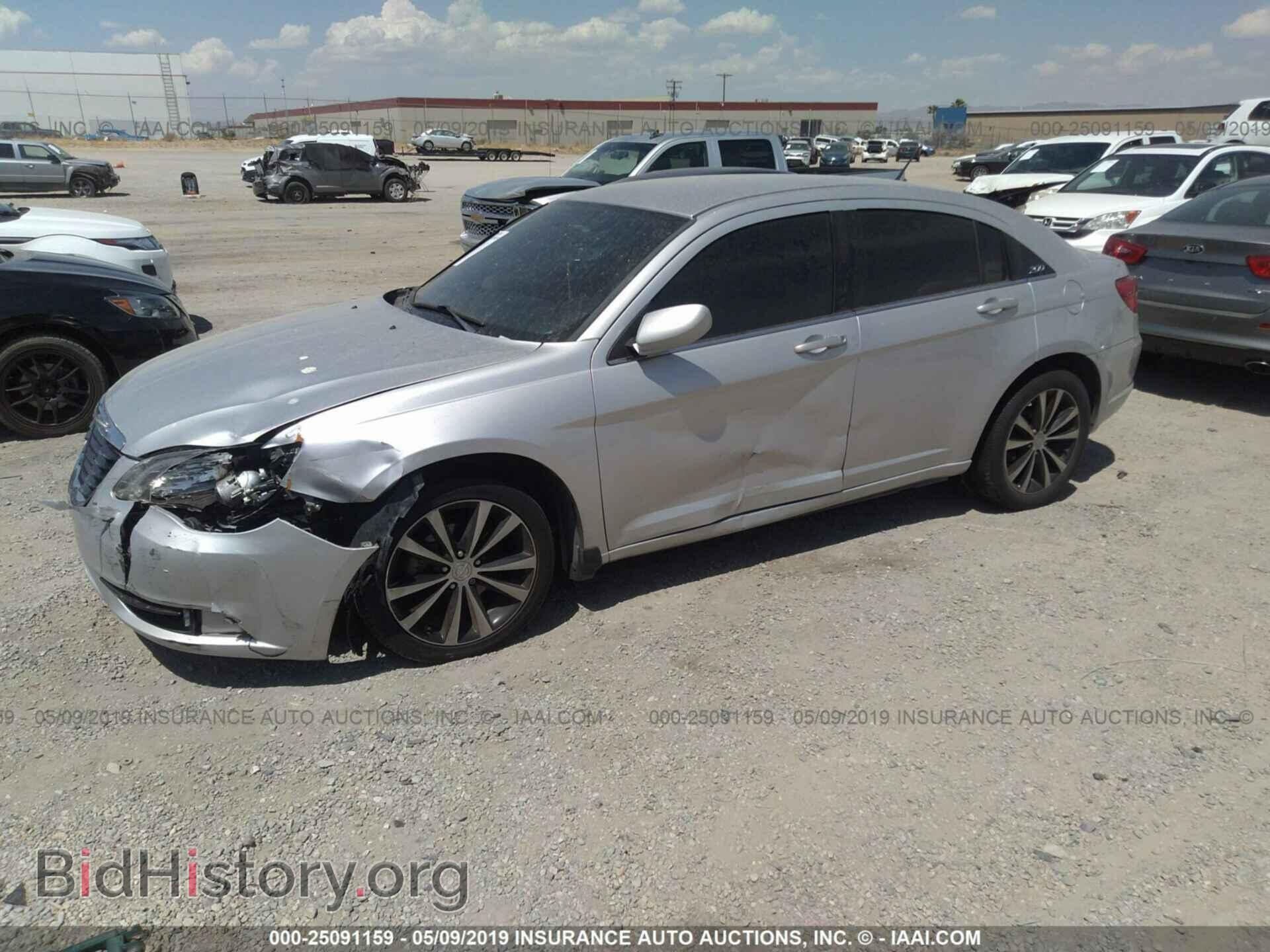2012 CHRYSLER 200 - VIN: 1C3CCBBG9CN297498 - Photo 2
