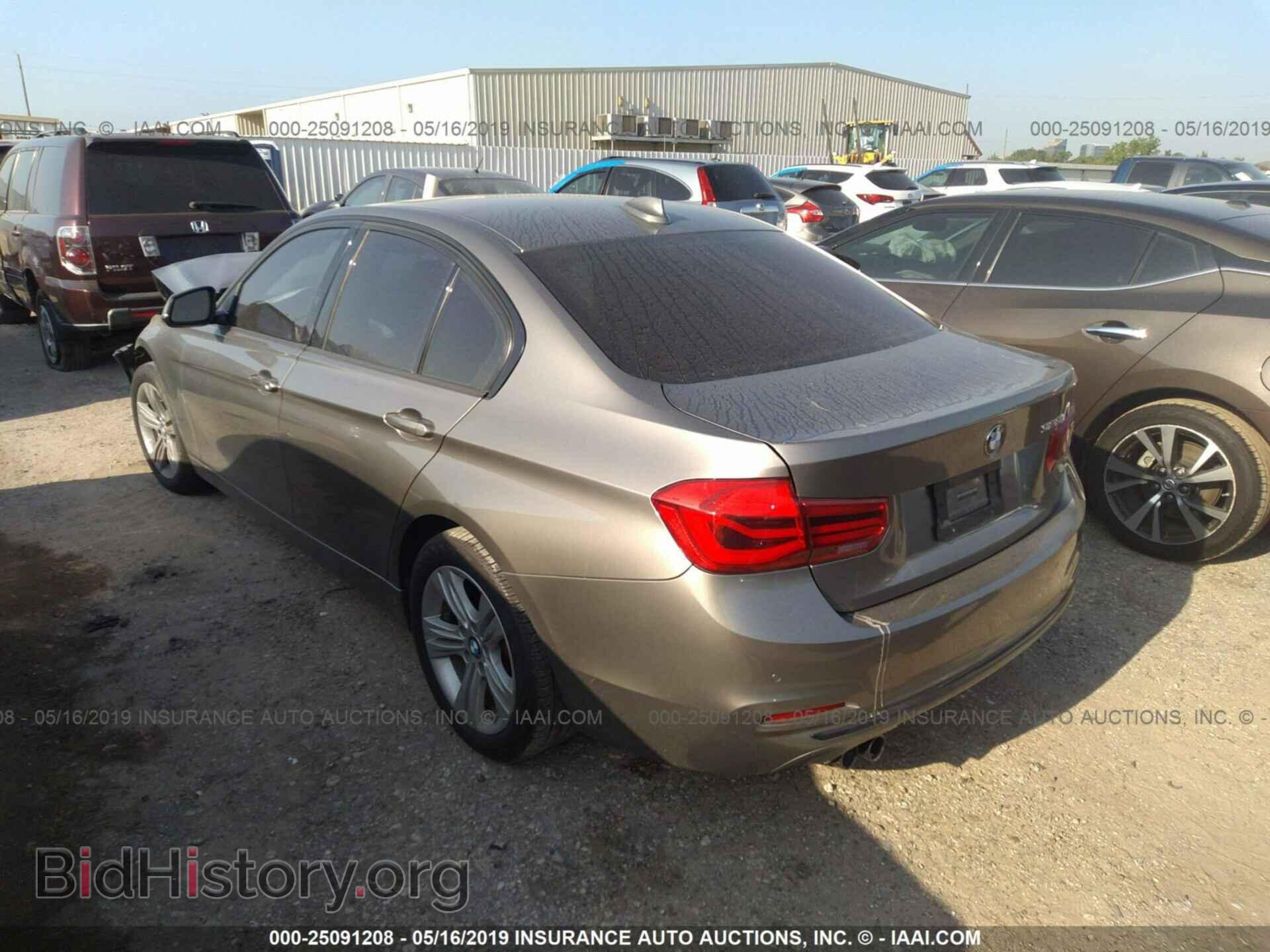 2016 BMW 328 - VIN: WBA8E9G58GNT45202 - Фото 3