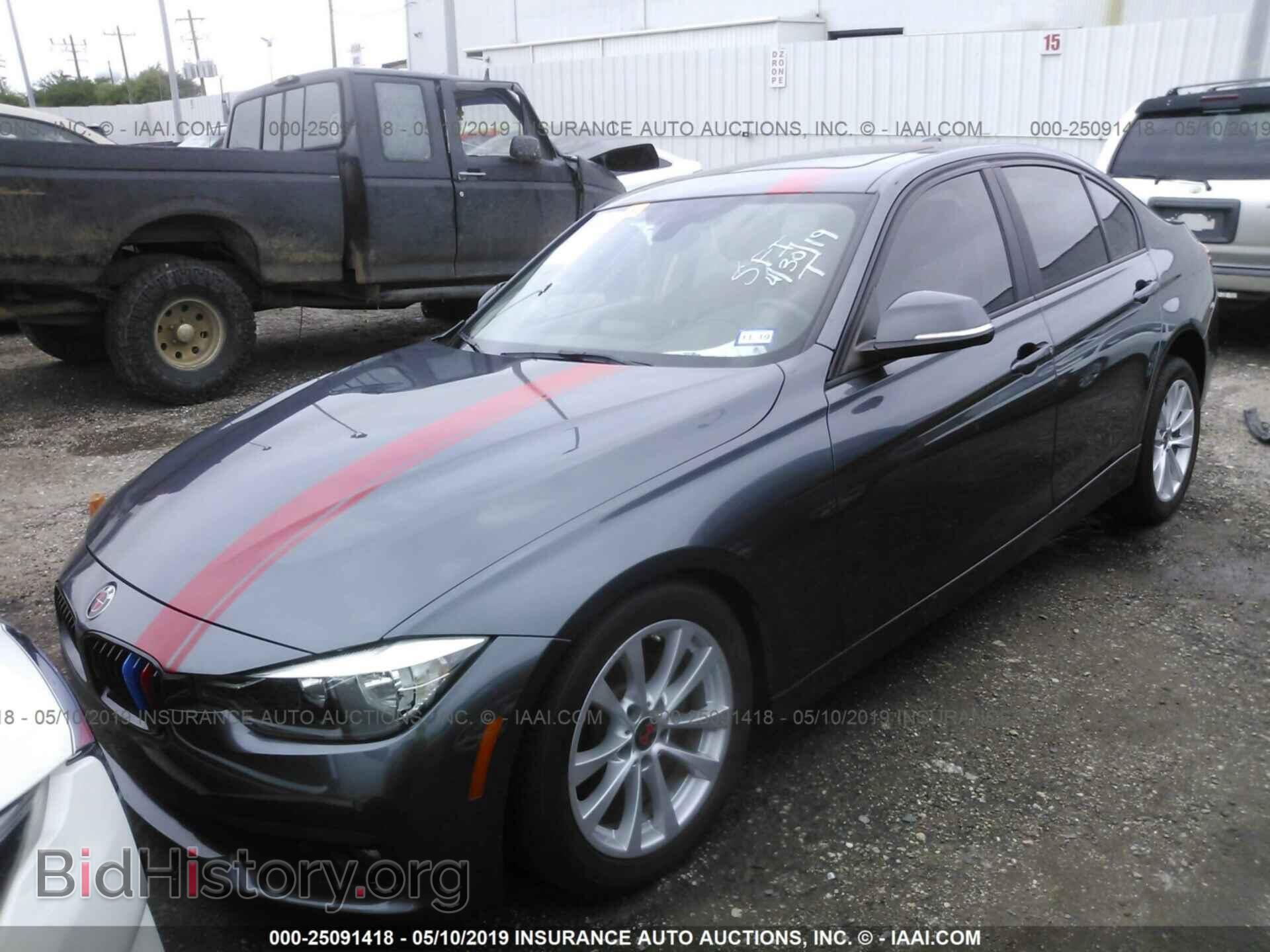 2016 BMW 320 - VIN: WBA8E1G57GNT37626 - Фото 2